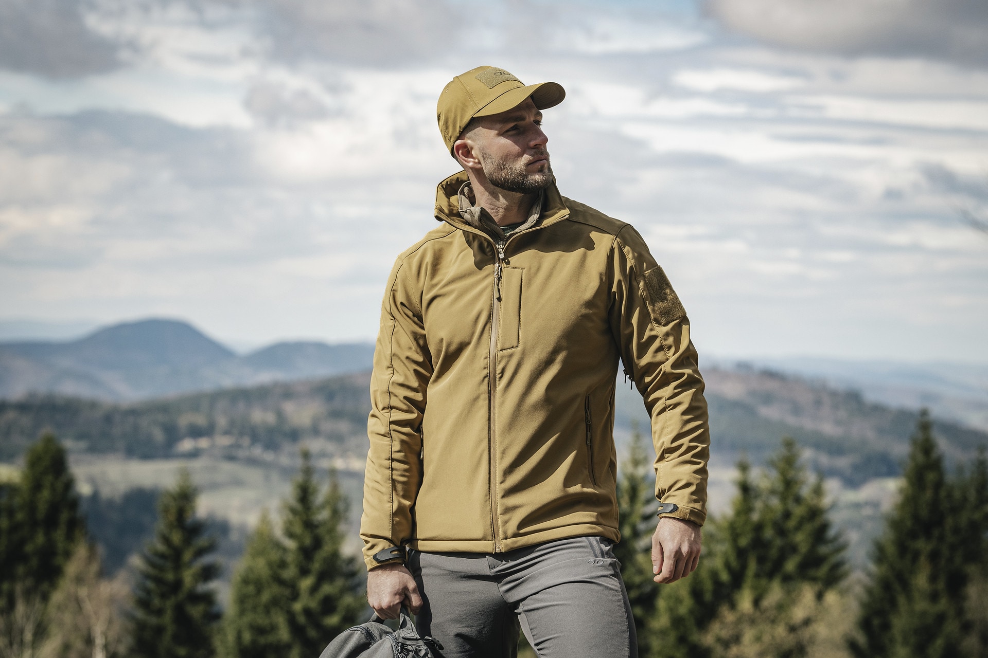 Bunda Highlander Outdoor Odin Softshell - Tan