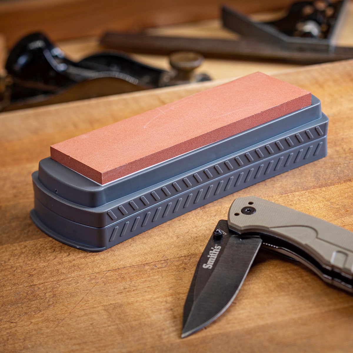 Syntetický brusný kámen Smith's 6“ Dual Grit Medium Syntetic Stone