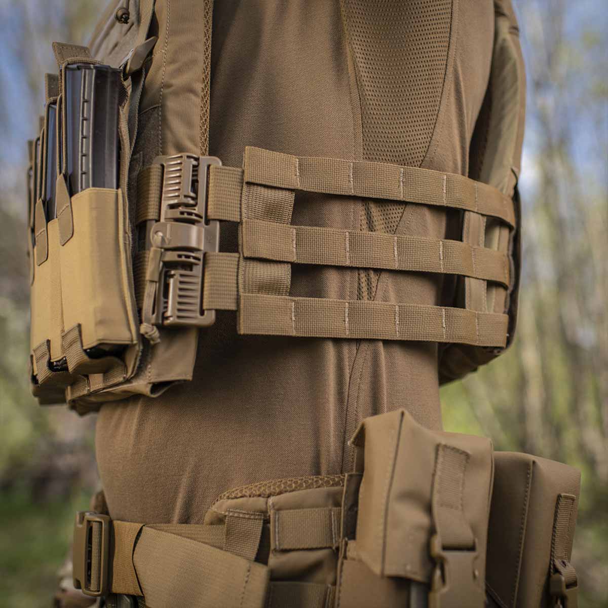 Taktická vesta typu Plate Carrier M-Tac Cuirass Fast QRS - Coyote - pro pláty L/XL