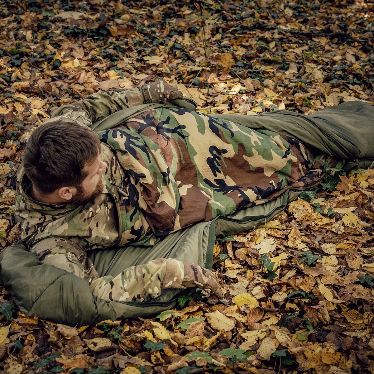 Pončo Helikon-Tex Swagman Roll Climashield Apex se spacím vakem – US Woodland