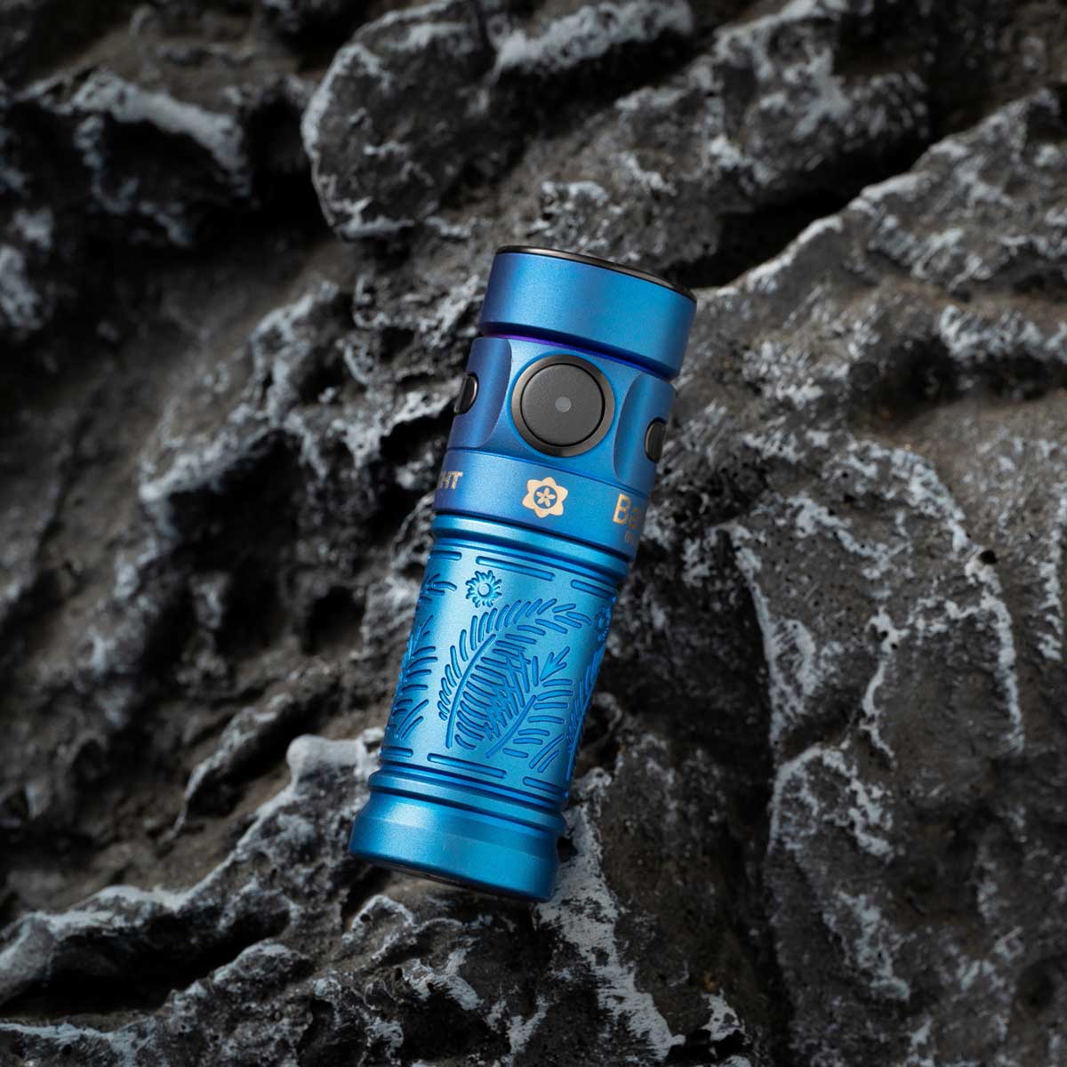 Akumulátorová svítilna Olight Baton 3 Limited Premium Edition Summer - 1200 lumenů