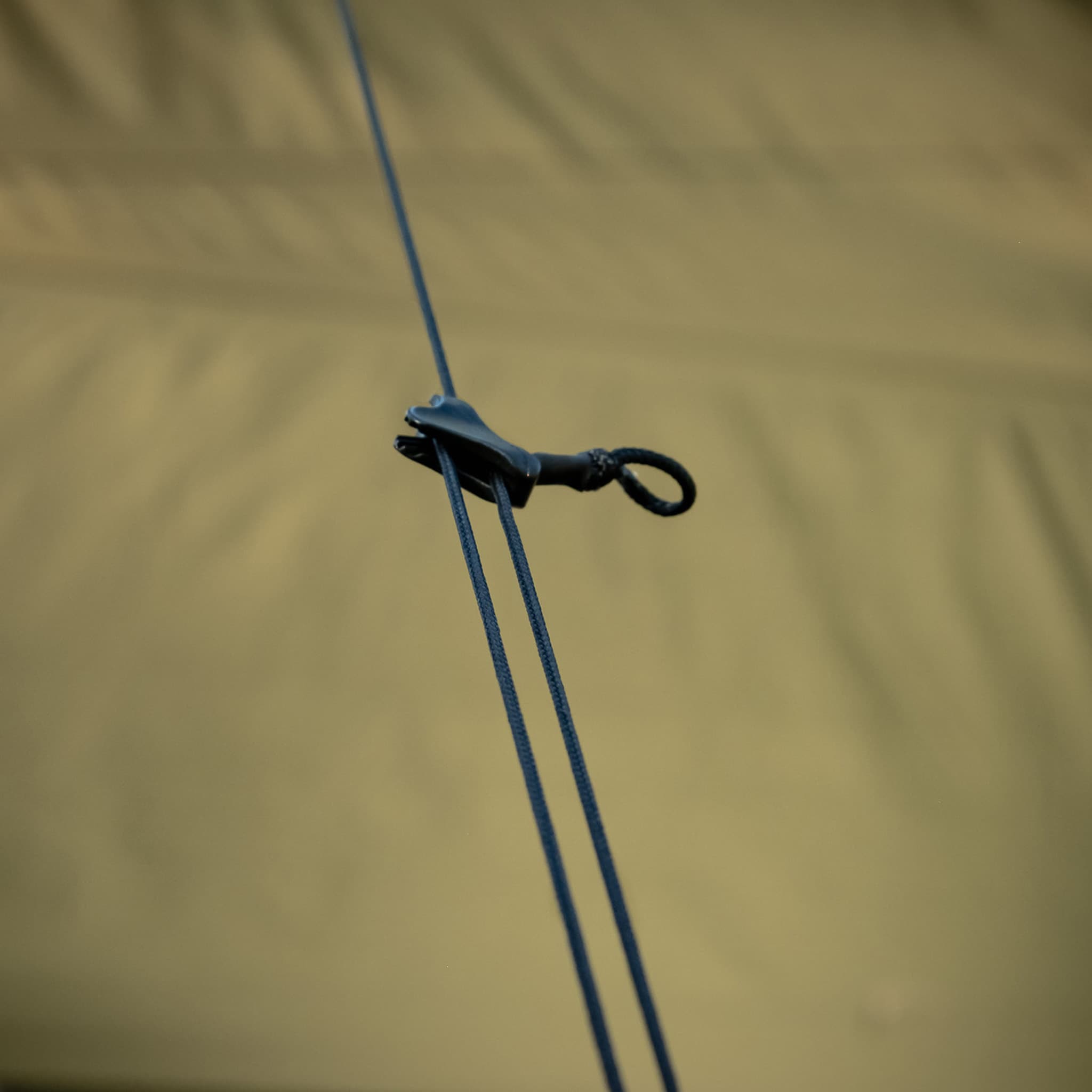 Napínák na tarp TigerWood Black Silk – 6 ks