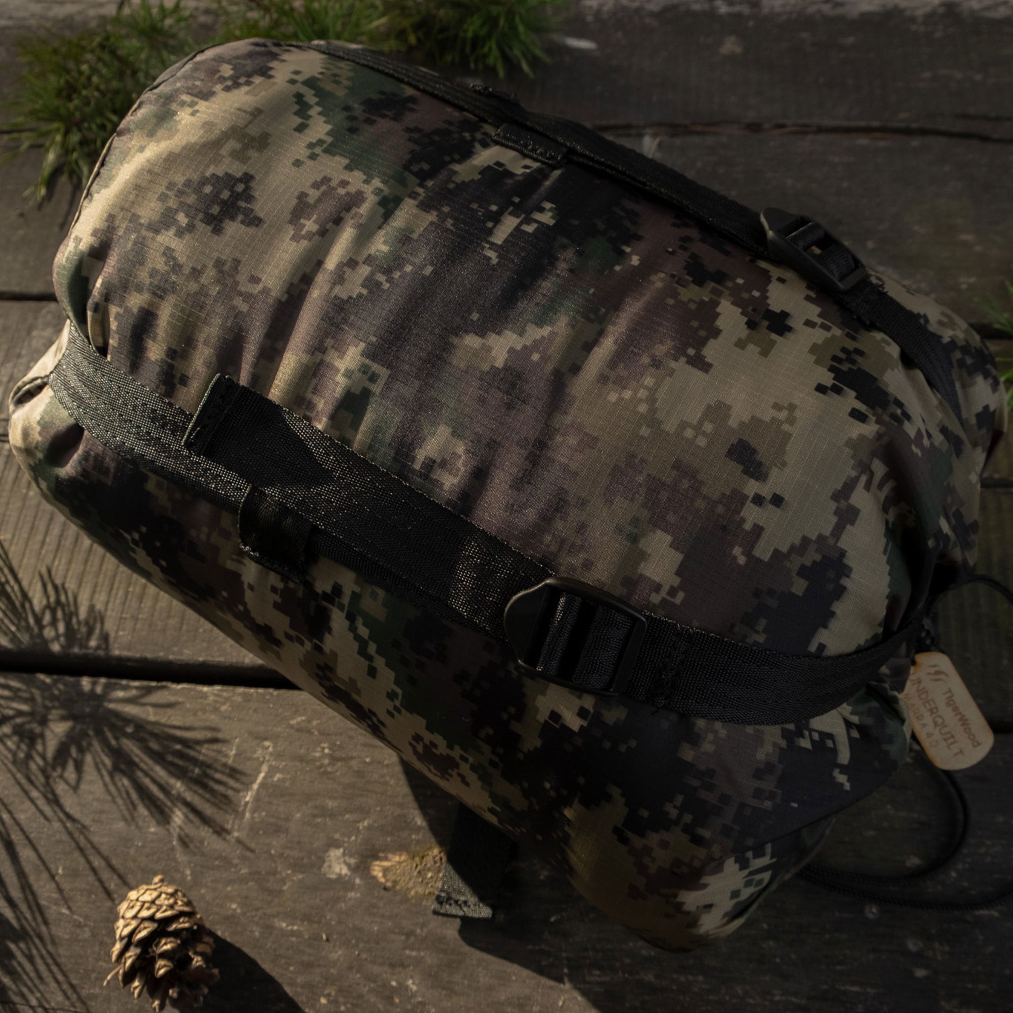 Houpací podložka TigerWood Underquilt Marra 4.0 230 cm – Camo