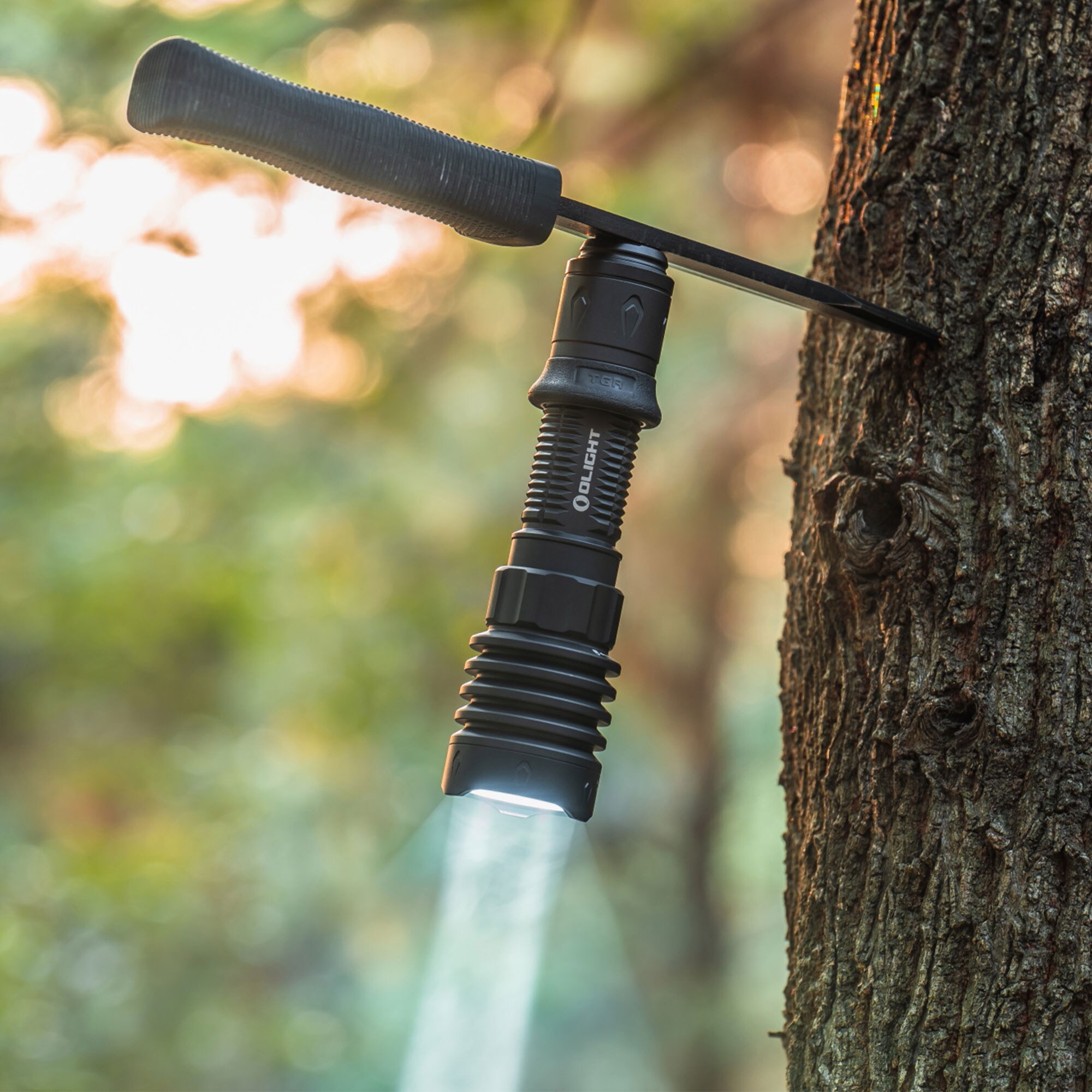 Taktická svítilna Olight Warrior X 4 Matte Black - 2600 lumenů