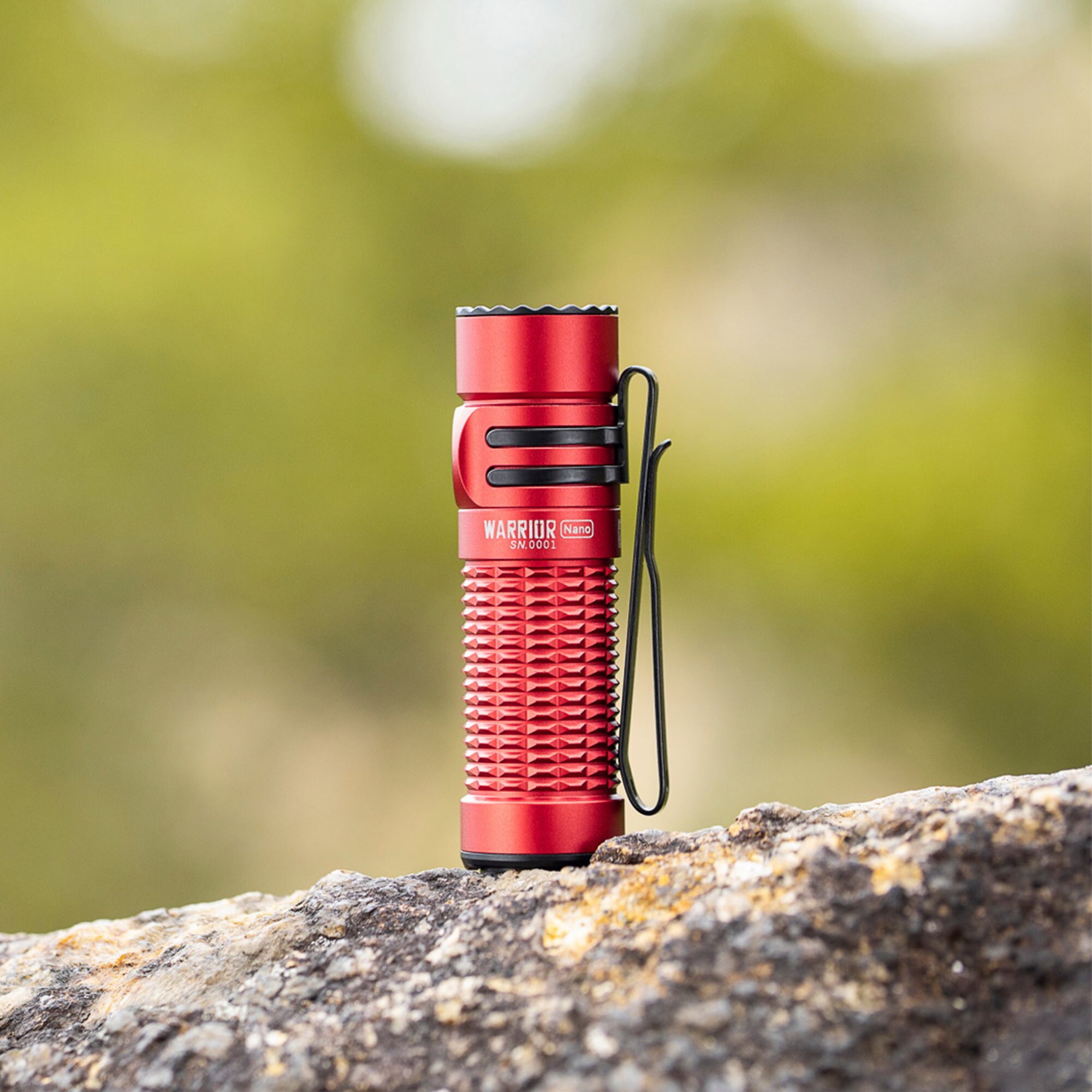 Svítilna Olight Warrior Nano Red - 1200 lumenů