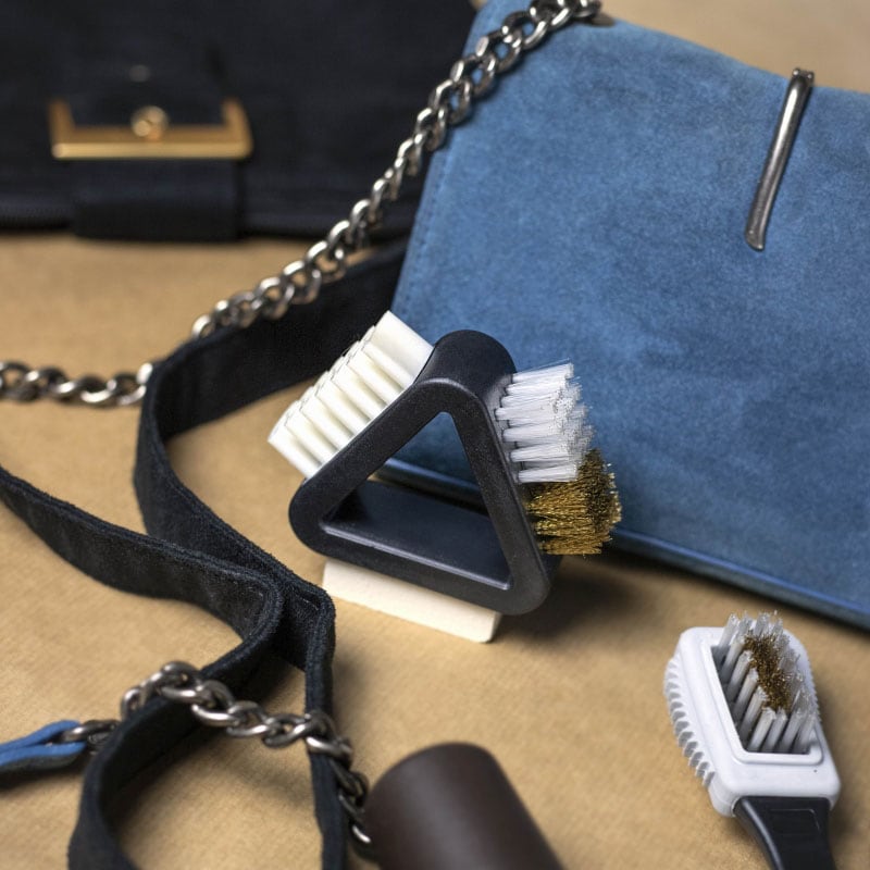 Trojúhelníkový kartáč Coccine na čištění semiše a nubuku