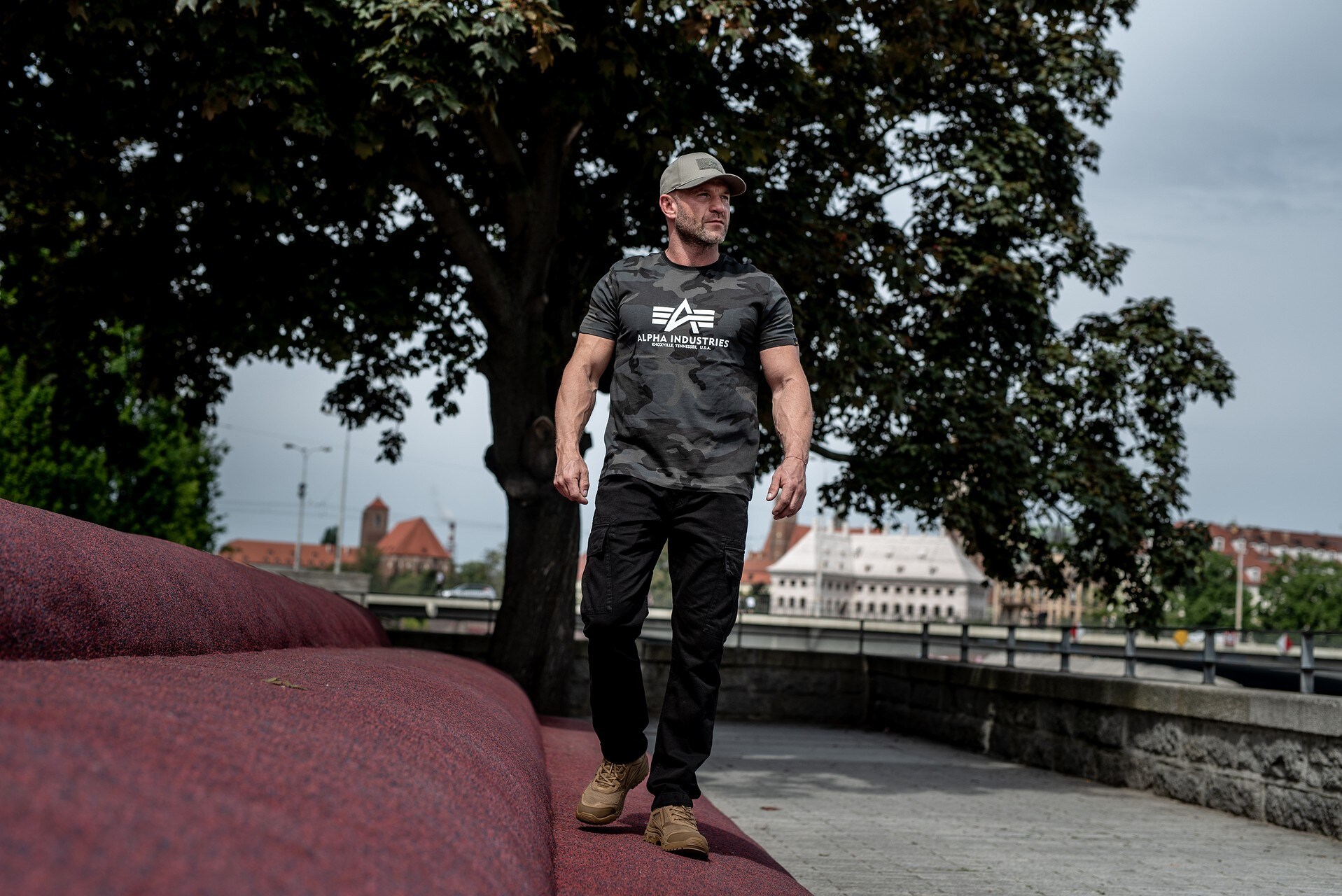 Tričko Alpha Industries Basic – Black Camo