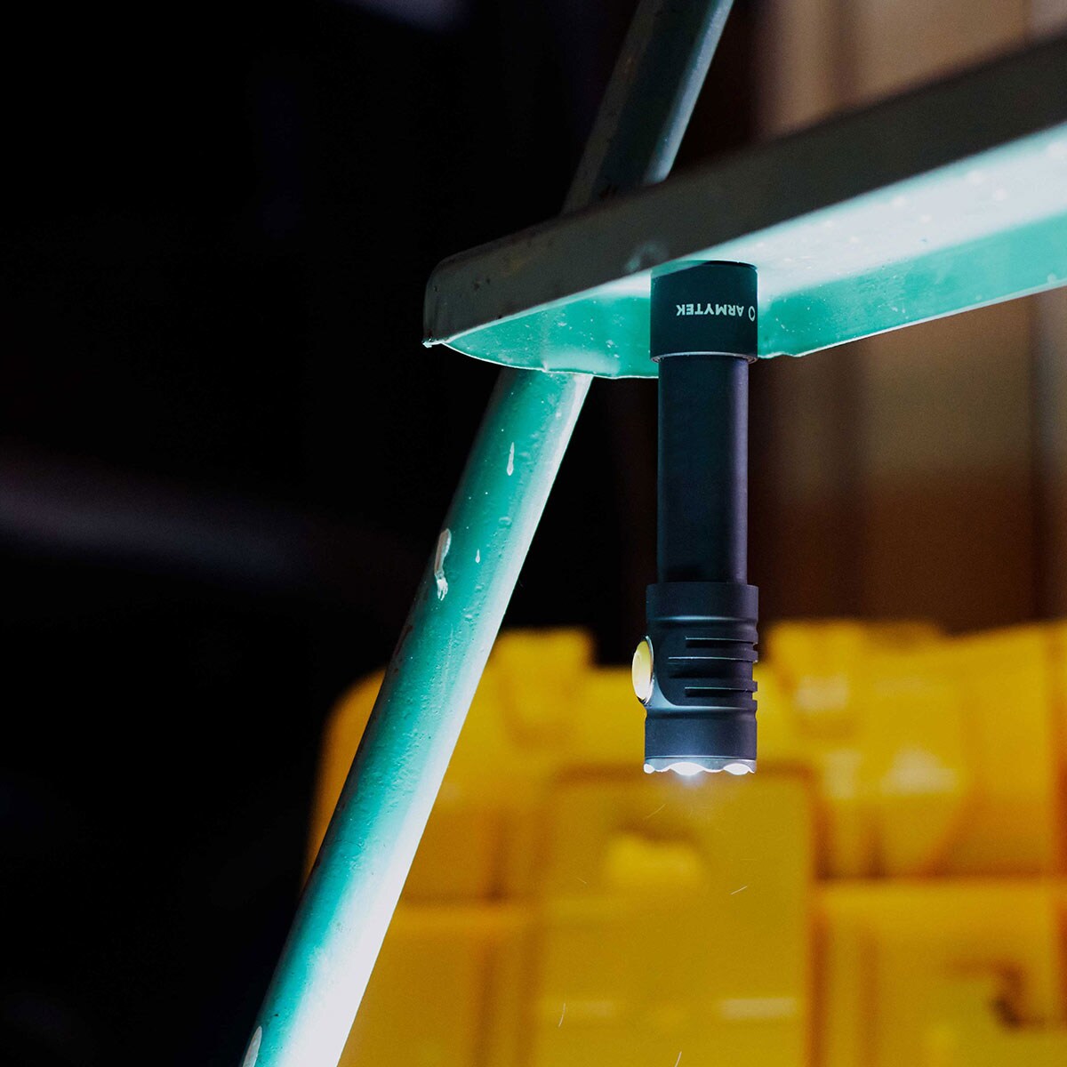 Svítilna Armytek Prime C2 Pro Magnet USB Warm - 2230 lumenů