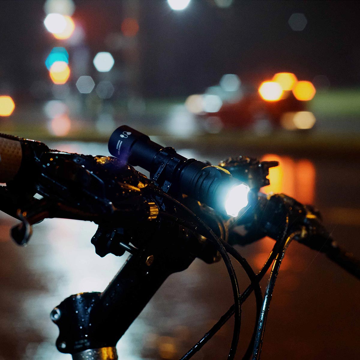 Svítilna Armytek Prime C2 Pro Magnet USB Warm - 2230 lumenů