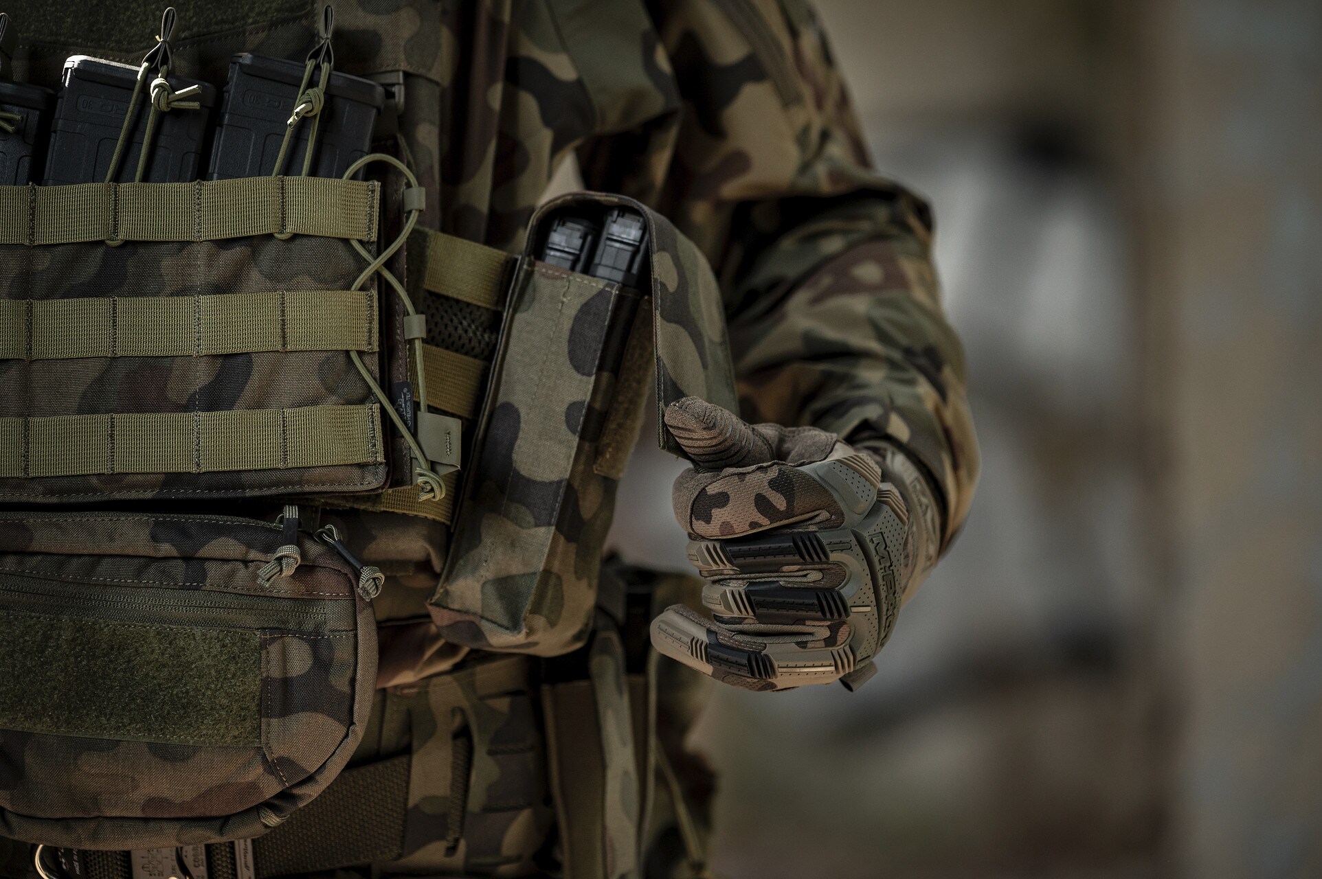 Dvojitá uzavřená sumka Combat Lab na puškové zásobníky – wz.93 Pantera PL Woodland