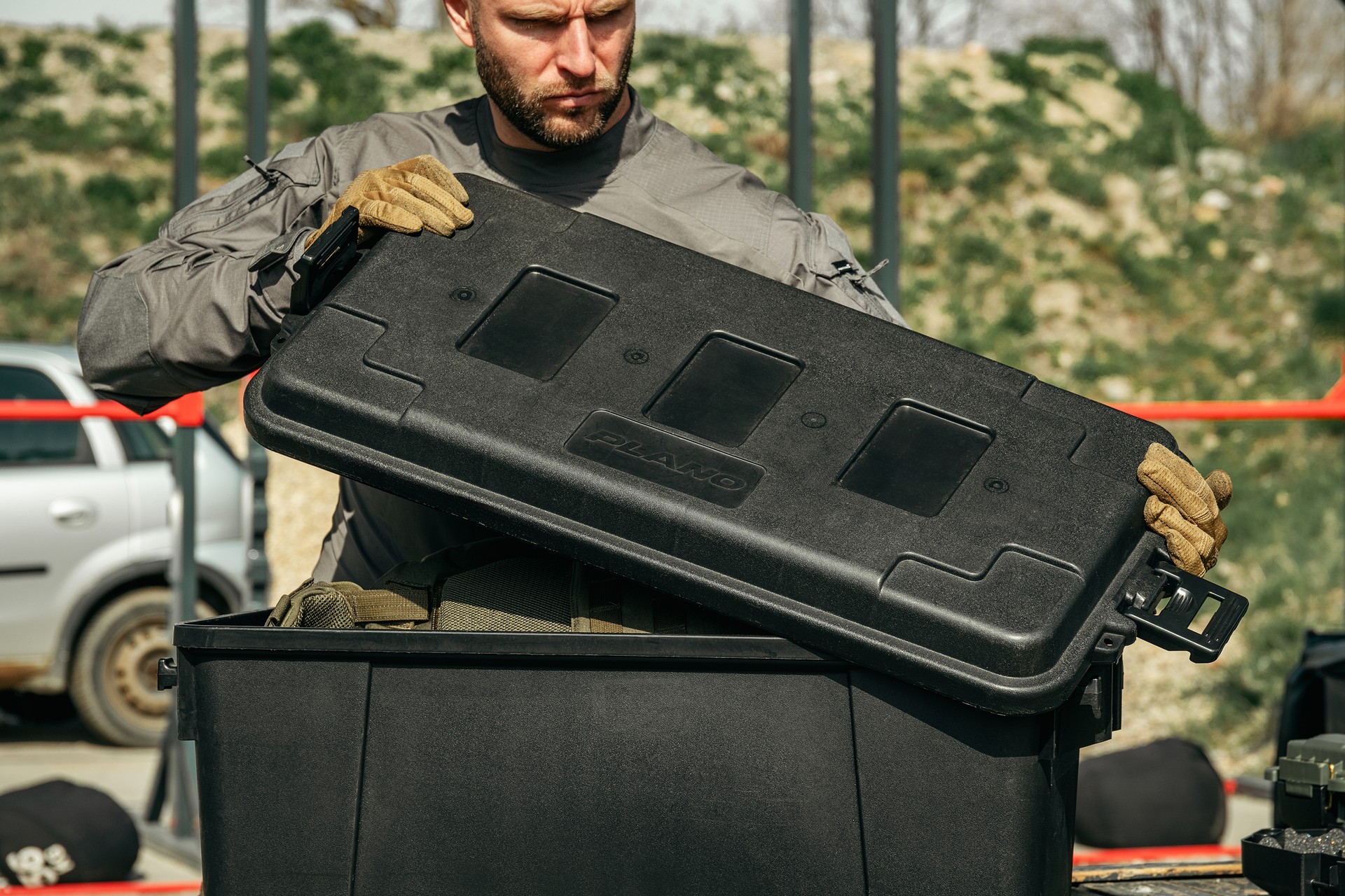 Přepravní bedna Plano Sportsman's Trunk Medium 64 l - Black