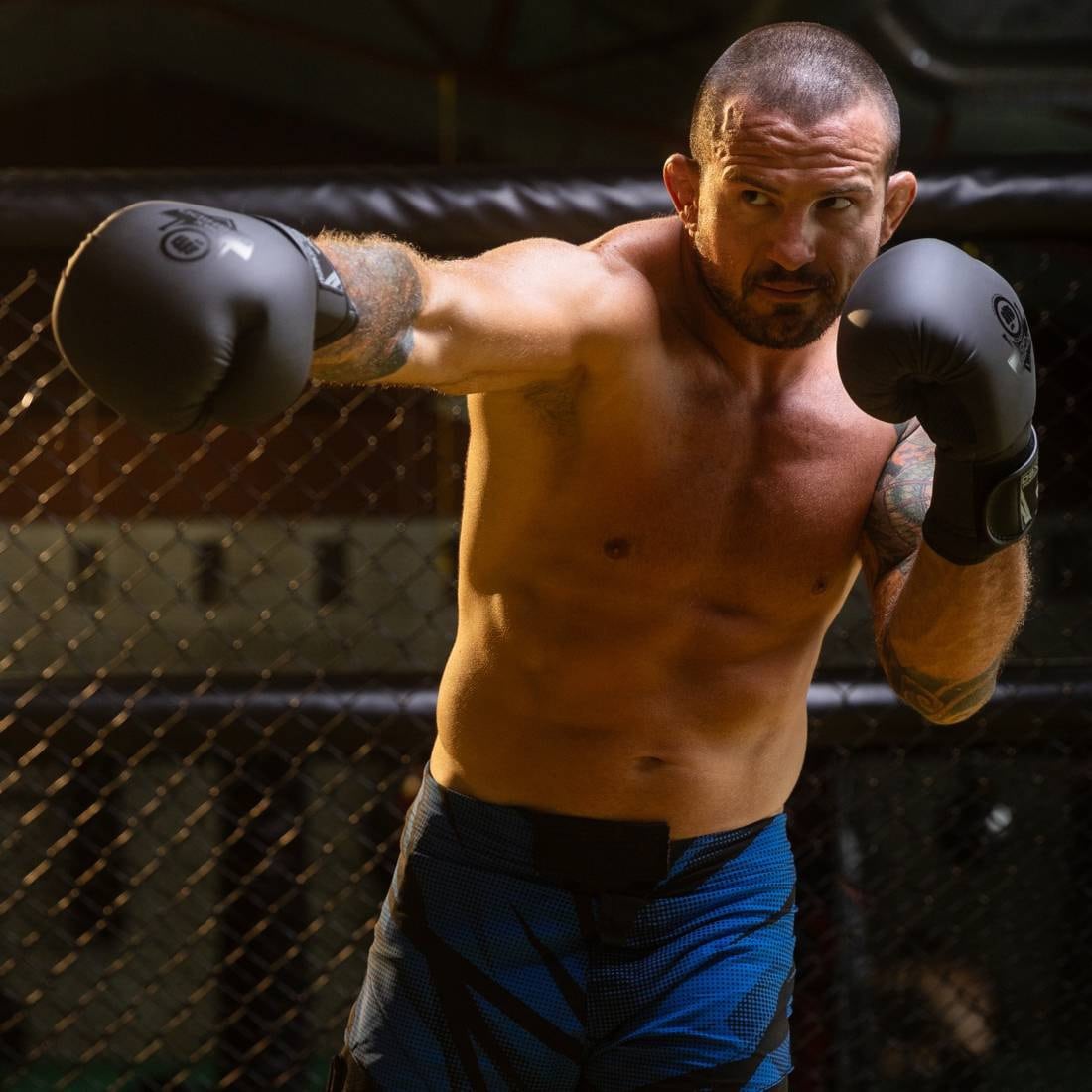 Boxerské rukavice DBX Bushido Black Master B-2V12 - černé/šedé