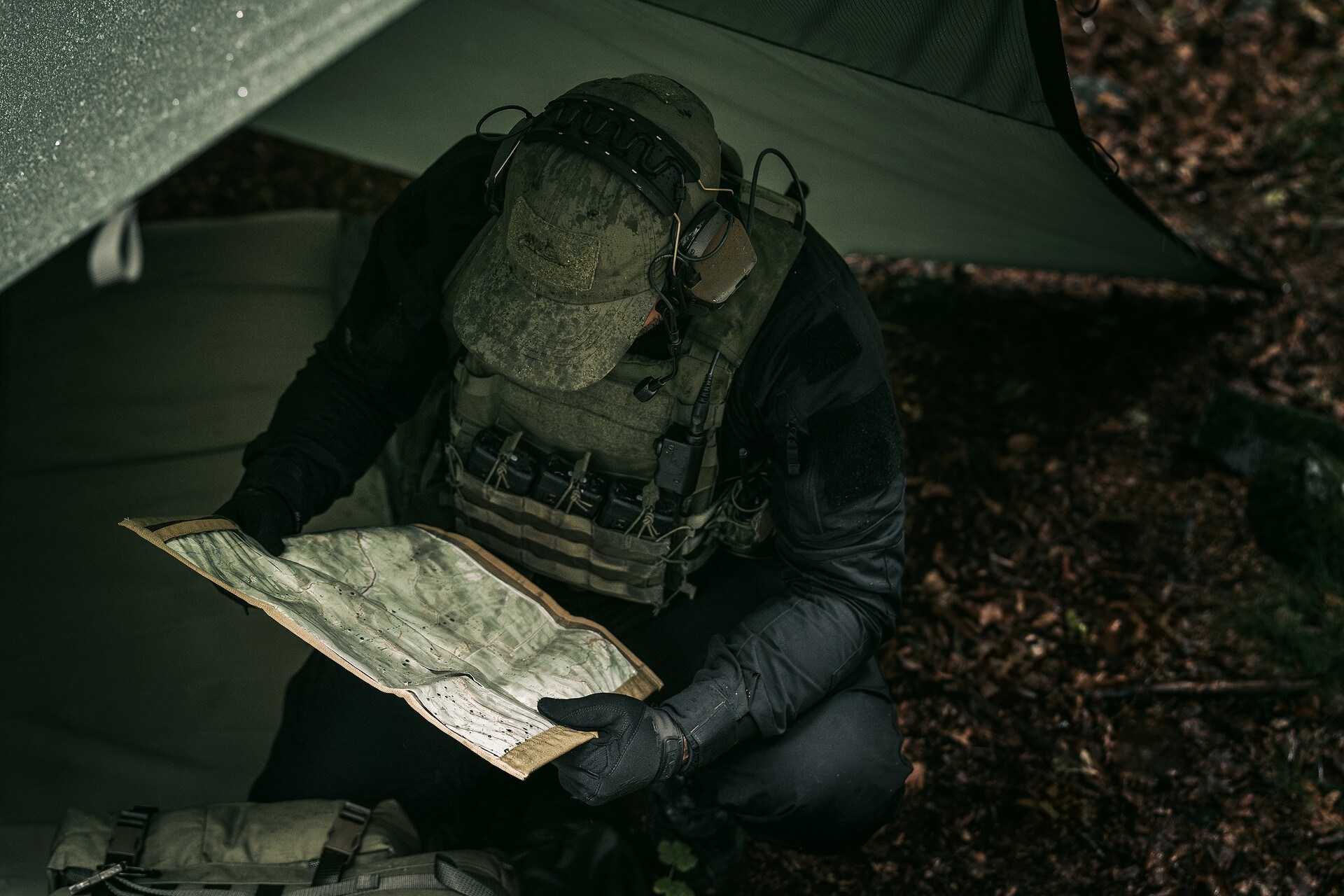Aktivní chrániče sluchu 3M Peltor ComTac VIII s mikrofonem – Green