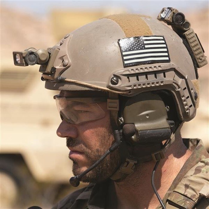 Svítilna na helmu Streamlight Sidewinder Compact II Coyote - 55 lumenů