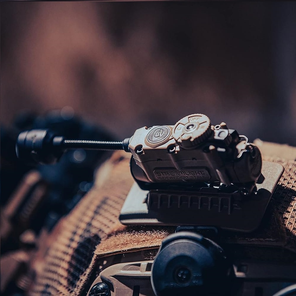 Svítilna na helmu Streamlight Sidewinder Stalk Helmet Clips Arc Rail Mount Coyote - 76 lumenů