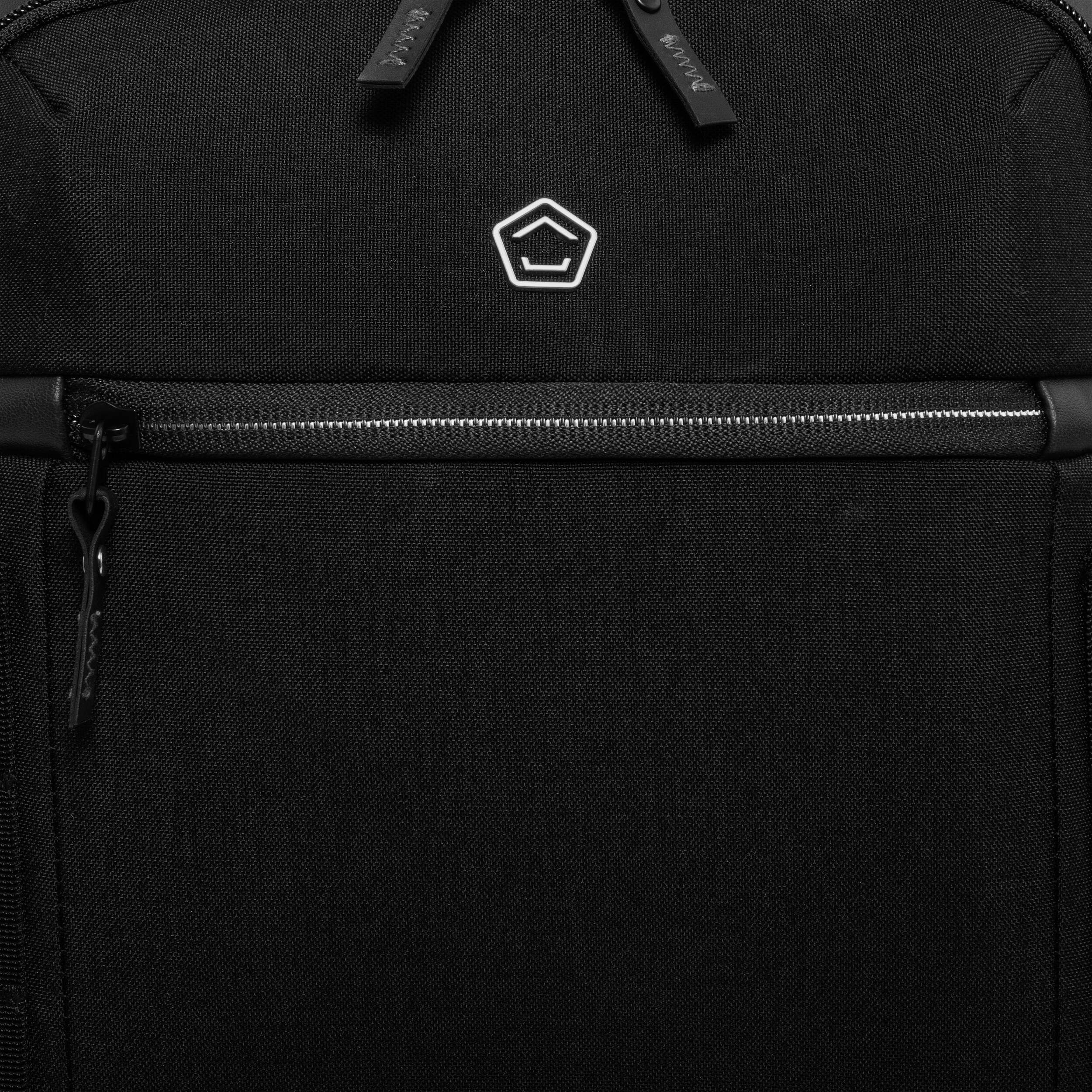 Batoh Pentagon Consul 27 l – Black