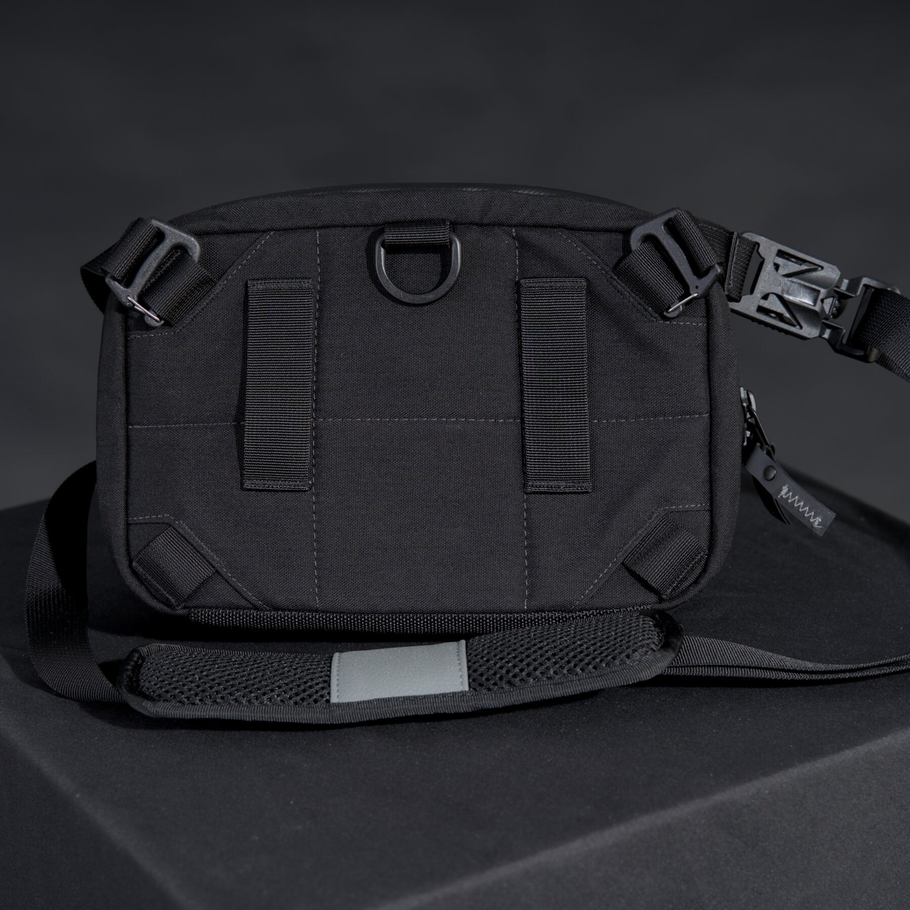 Taška přes rameno Pentagon Consul Horizontal Sling Pouch - Black