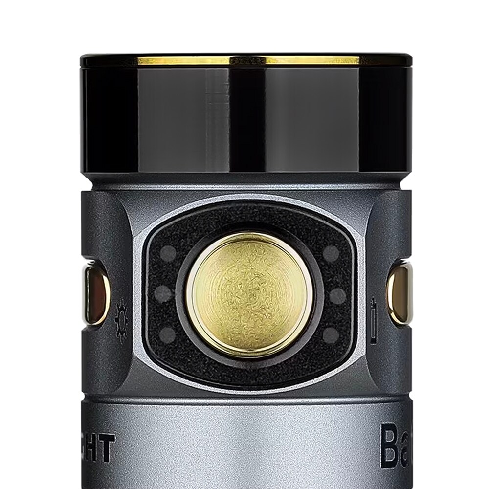 Svítilna Olight Baton 4 Premium Edition Fighter Pilot s bezdrátovým nabíjecím pouzdrem - 1300 lumenů