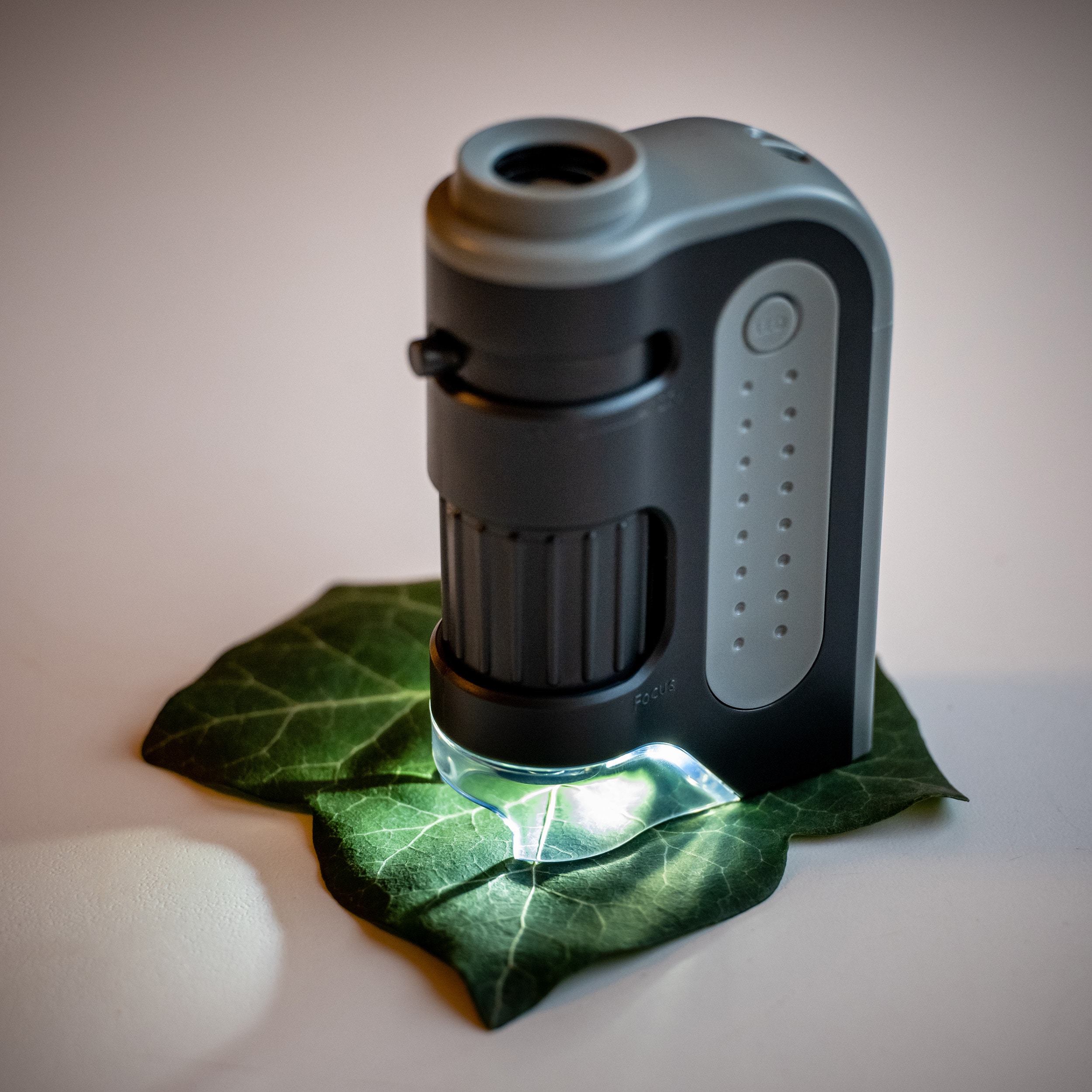 Kapesní mikroskop Carson MicroBrite Plus 60-120x