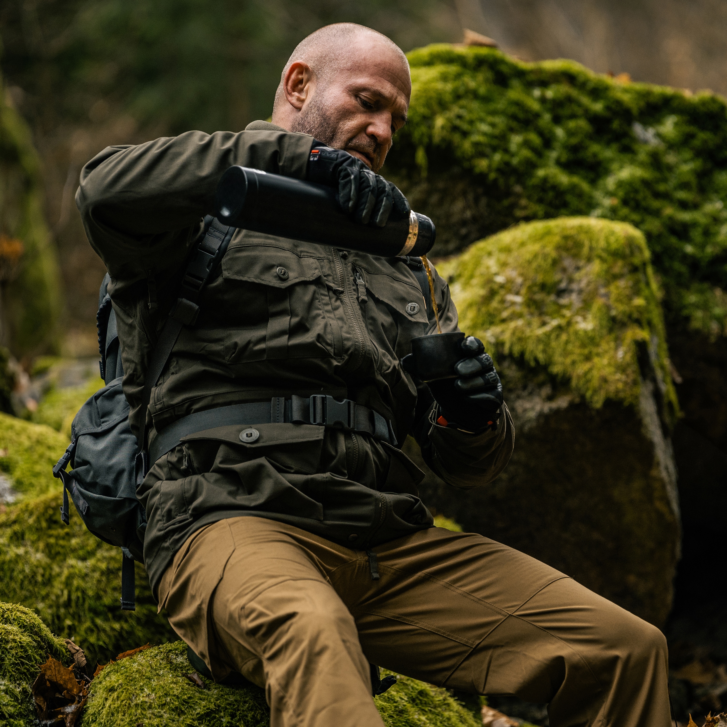 Termoska Badger Outdoor Liquid 1 l - Black