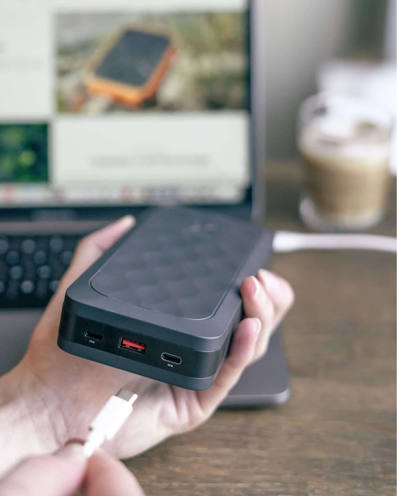 Powerbanka Xtorm Fuel Series 5 45000 mAh 67 W – Midnight Black