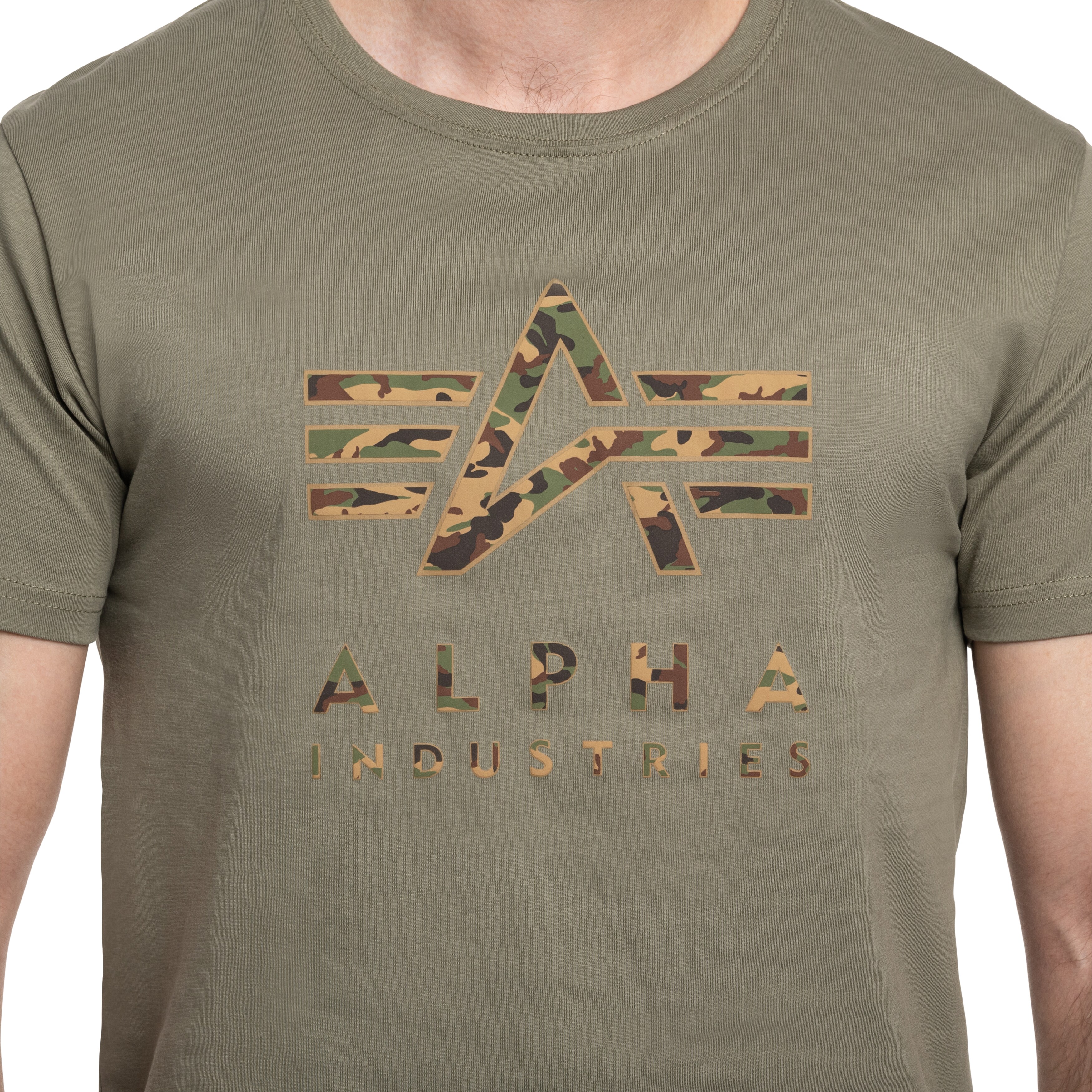 Tričko Alpha Industries Camo Puff Print - Olive