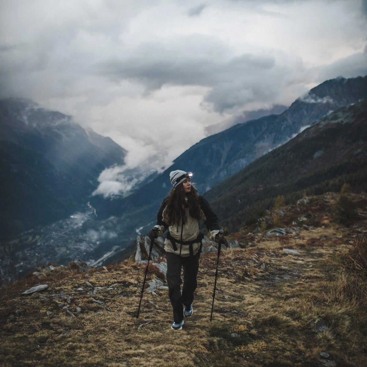 Svítilna čelová Silva Explore 5 Blue - 700 lumenů