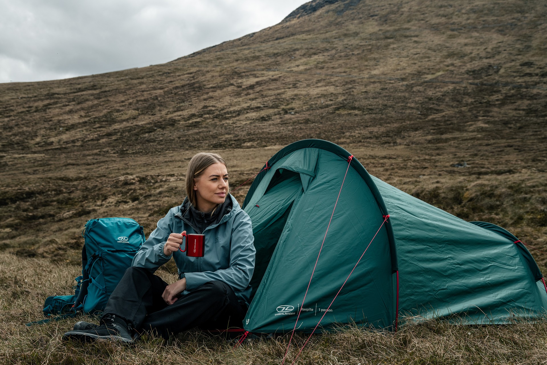 Stan pro 1 osobu Highlander Outdoor Respite Tunnel Tent – Pine Green