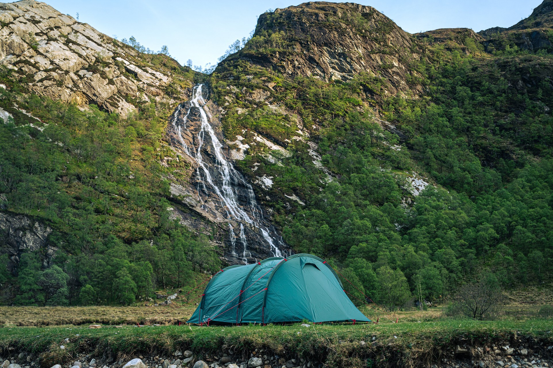 Stan pro 2 osoby Highlander Outdoor Respite Extended Tunnel Tent – Pine Green