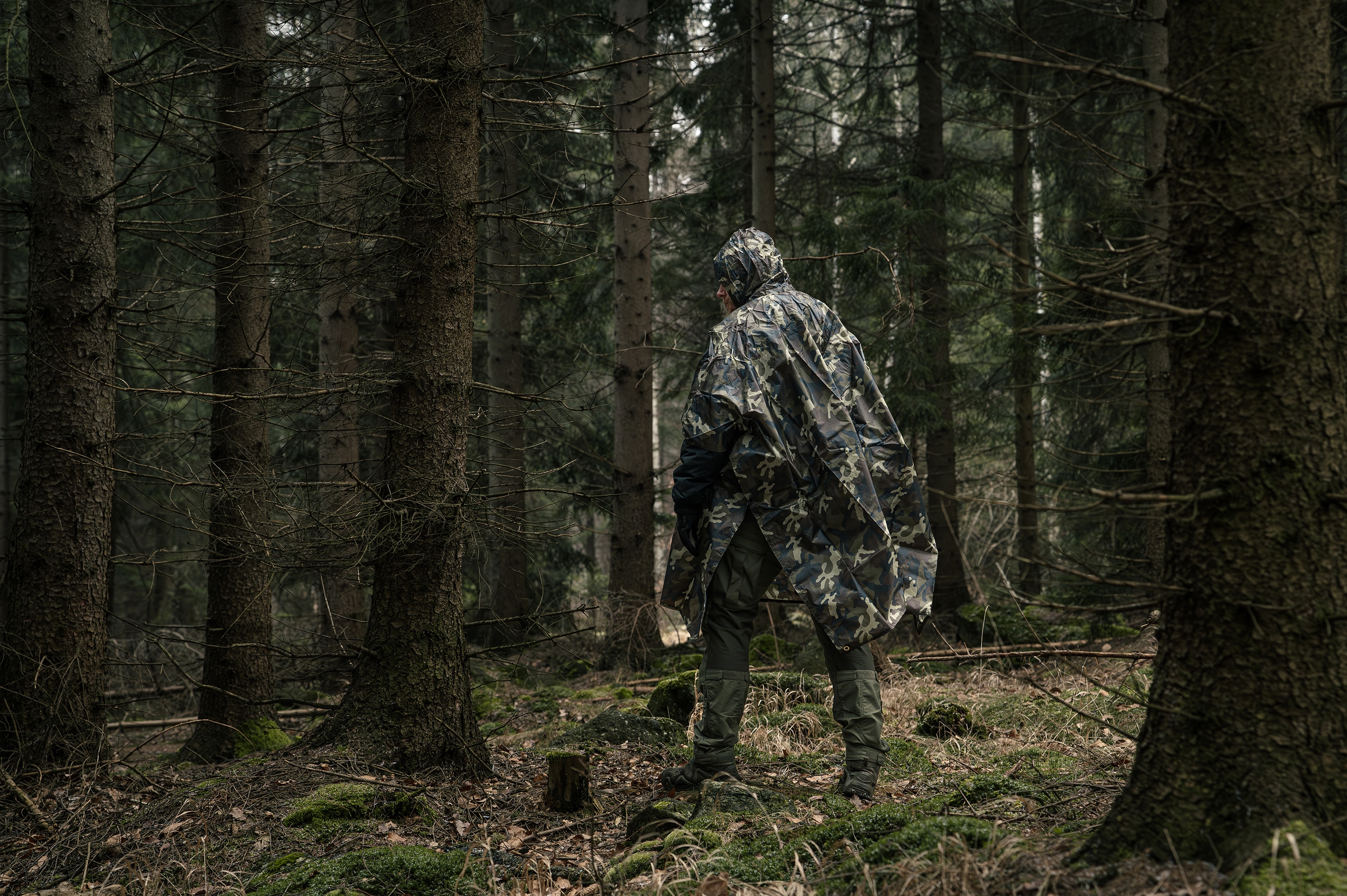 Pončo Badger Outdoor Rain Poncho Ripstop – Woodland