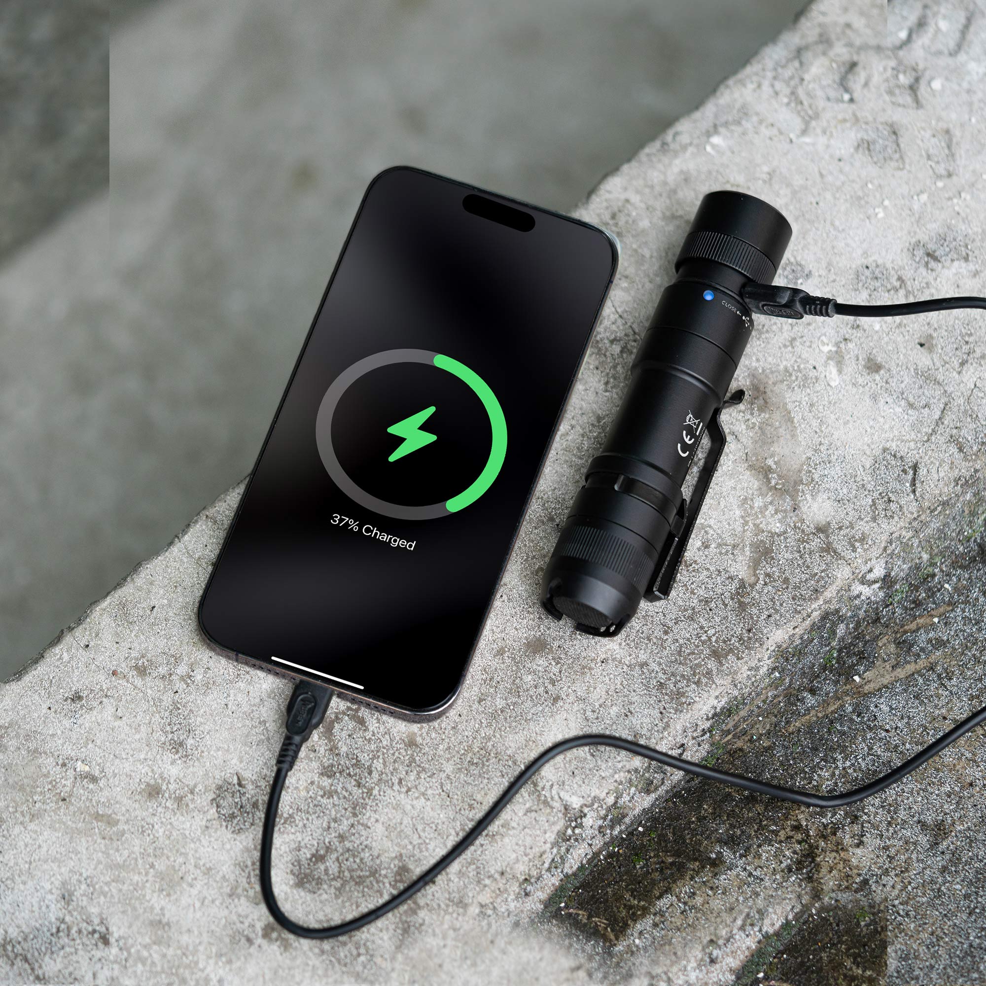 Svítilna Wuben L3 Black s funkcí powerbanky - 3000 lumenů