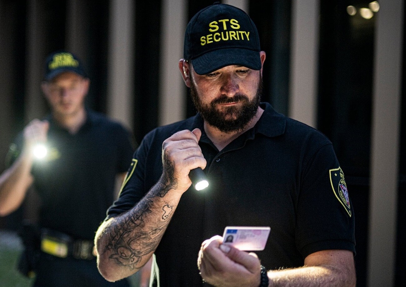 Svítilna Ledlenser TT3R Black - 1900 lumenů