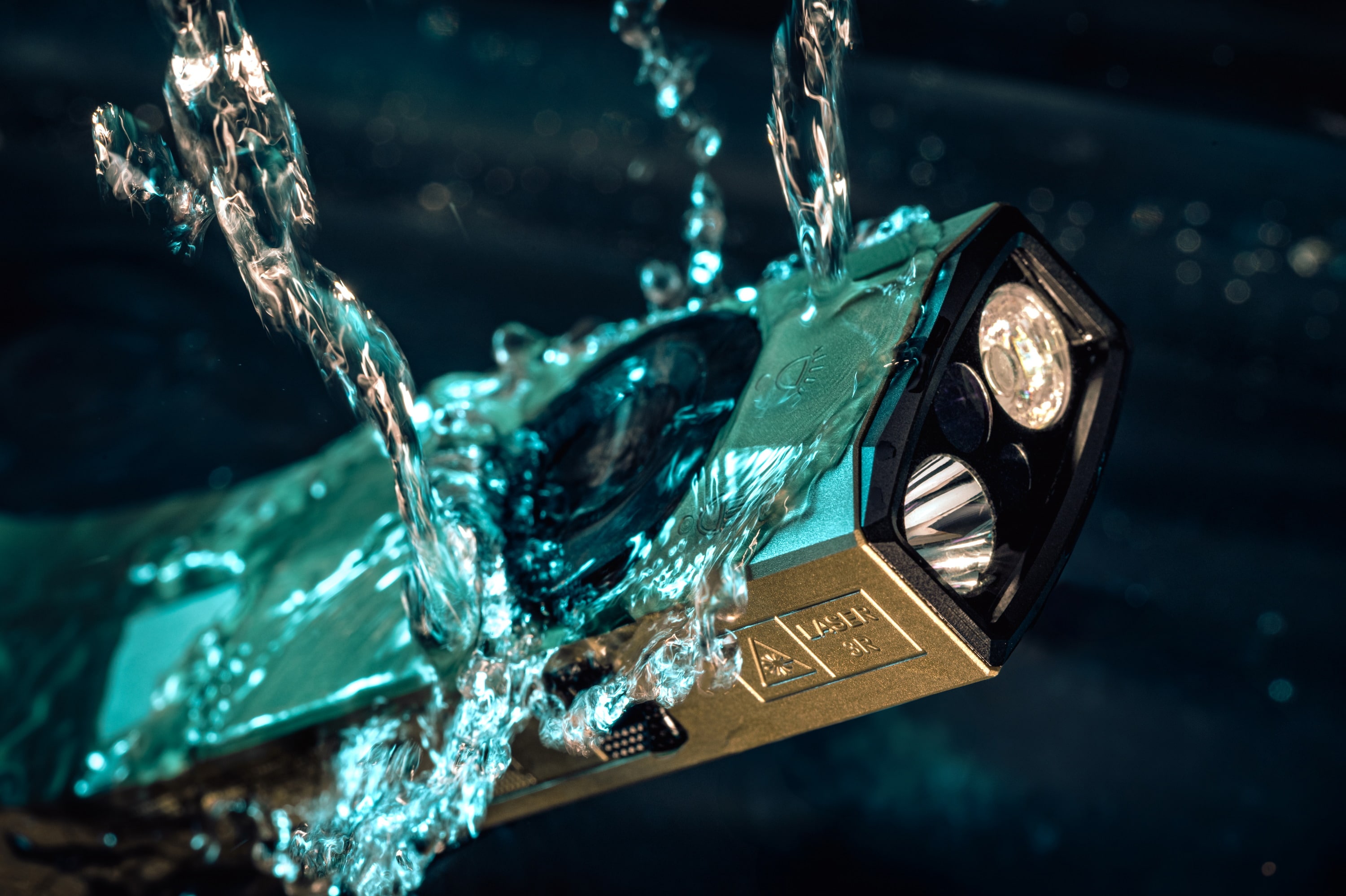 Svítilna Olight ArkPro Ultra Class 1 Cool White Olive Green - 1700 lumenů