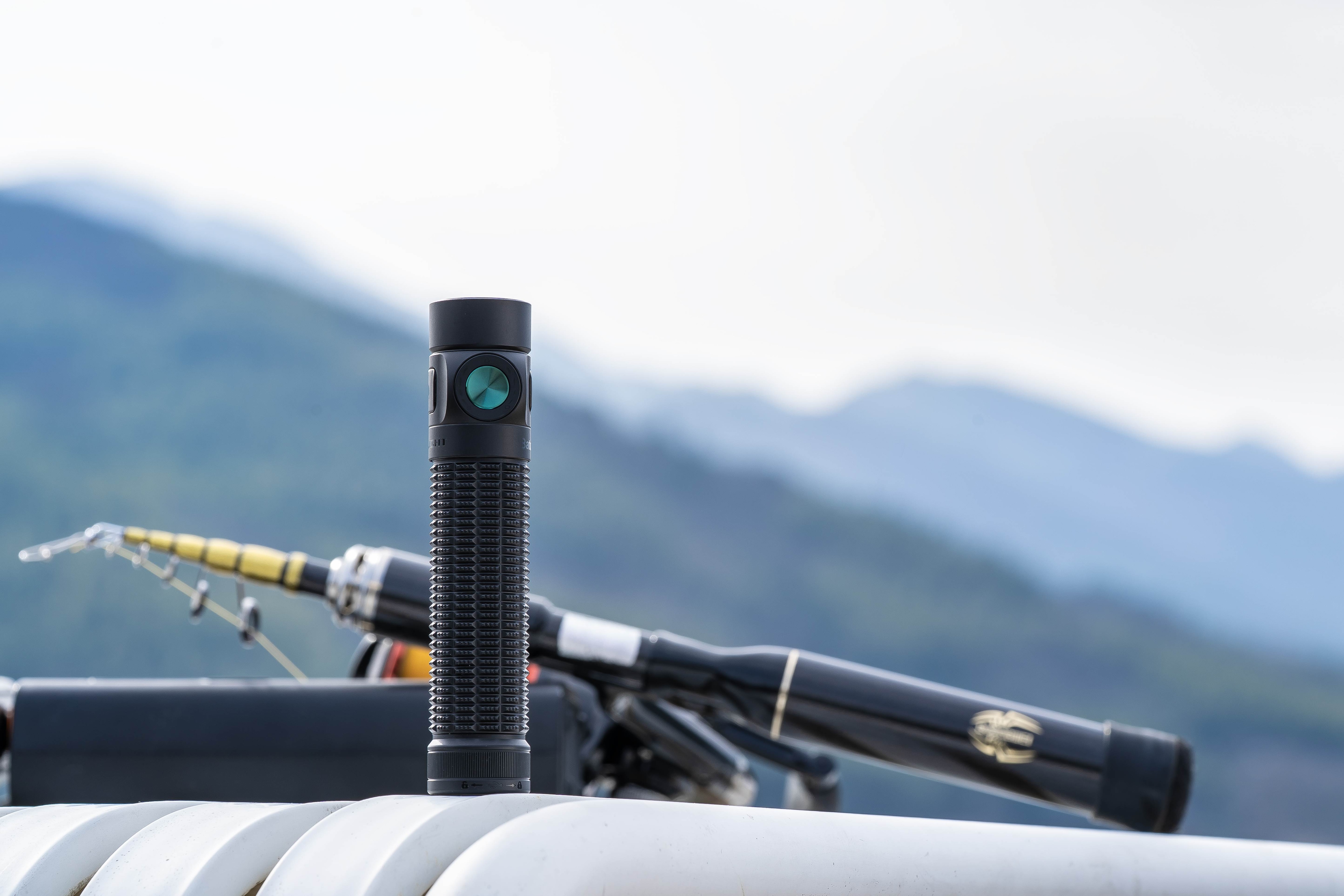 Svítilna Olight Baton 4 Pro Matte Black – 1600 lumenů