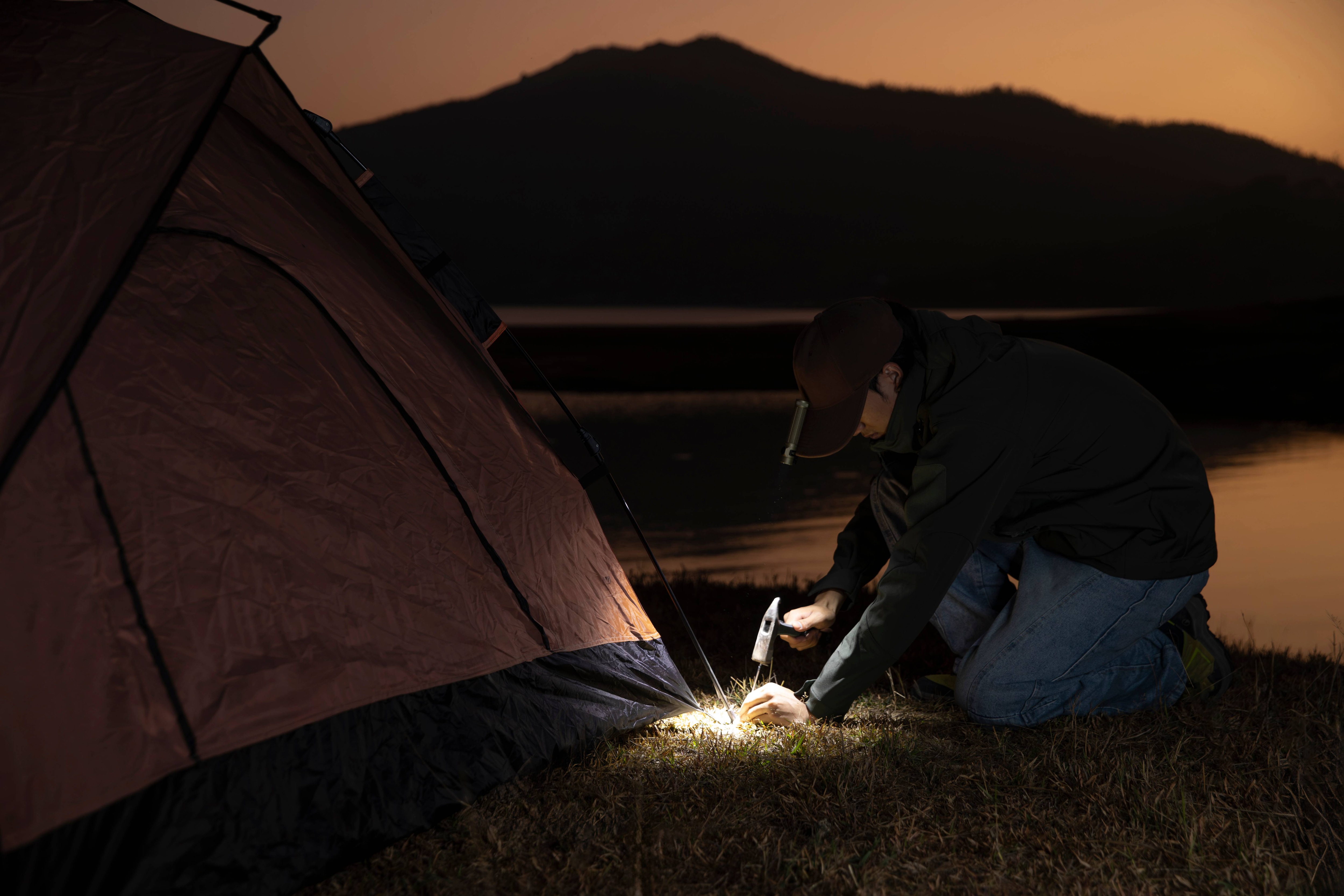 Svítilna Olight Baton Ultra Olive Green - 1800 lumenów