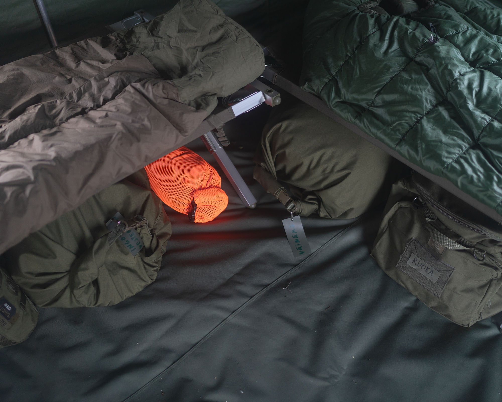 Přepravní vak Savotta Stuffsack Rolltop Mesh 20 l - Orange