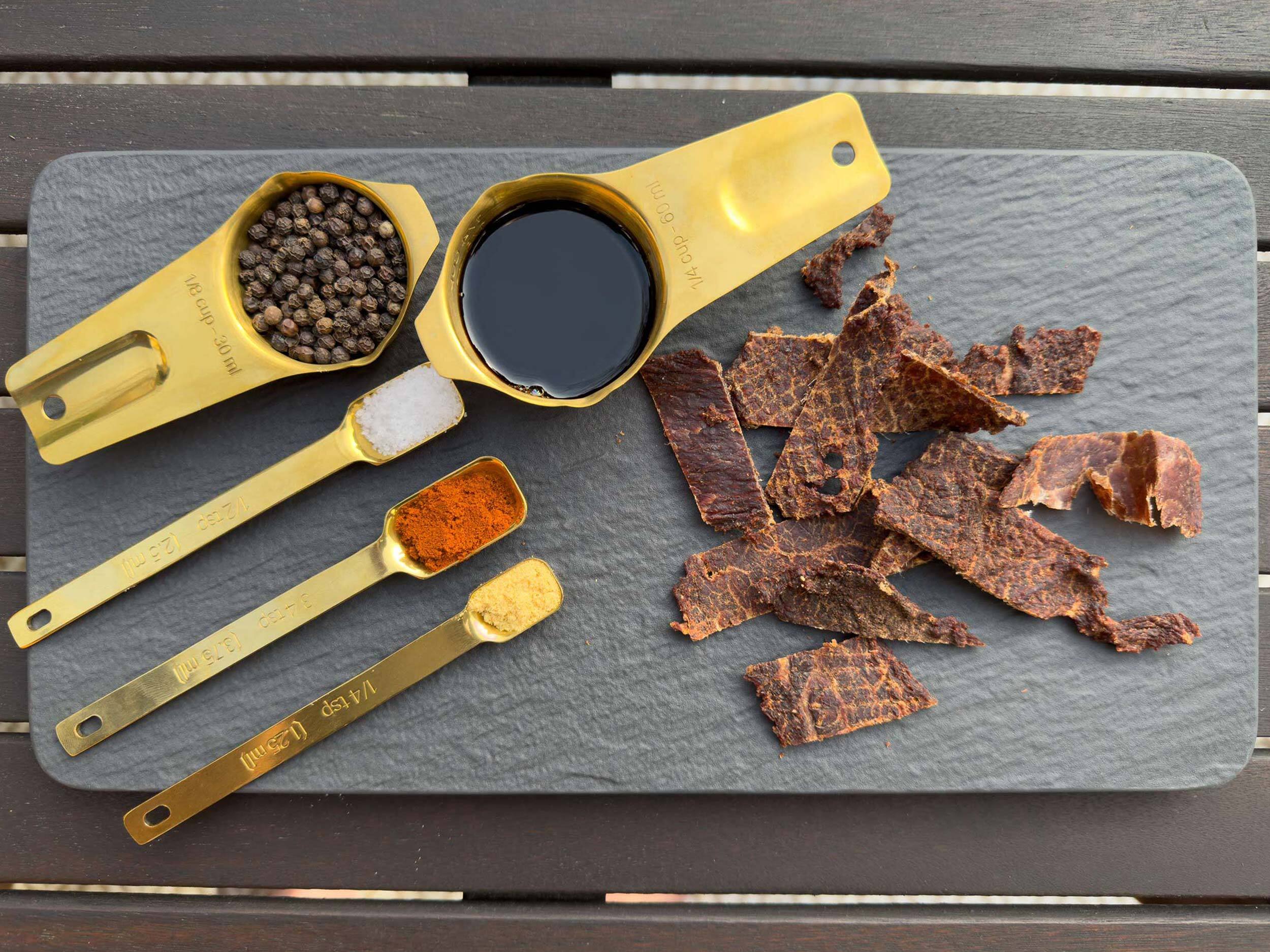 Sušené hovězí maso Badger Outdoor Beef Jerky Smoky Hot 50 g – 2 ks