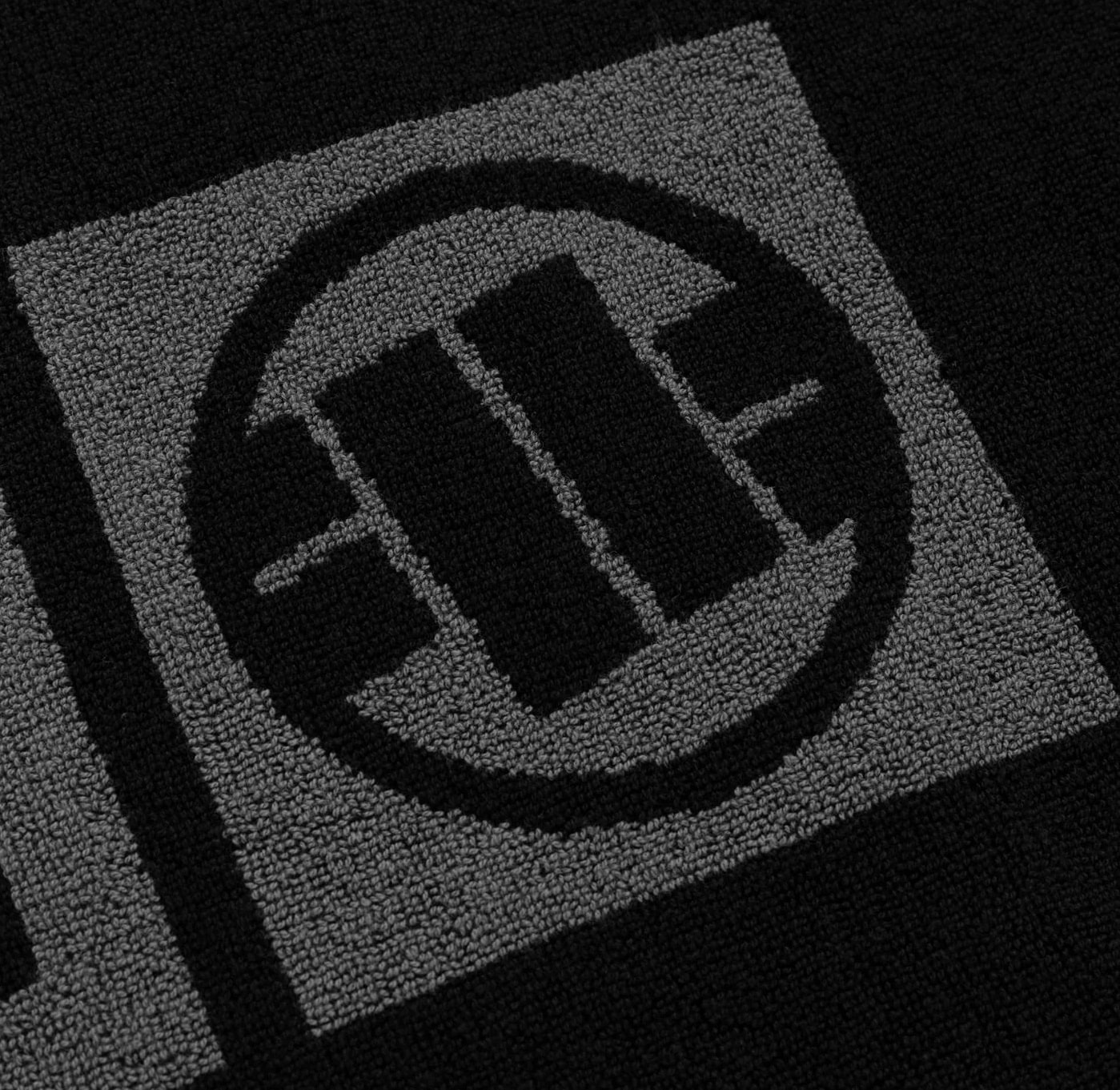 Ručník Pitbull Gym Hilltop 140 x 70 cm - Black/Grey