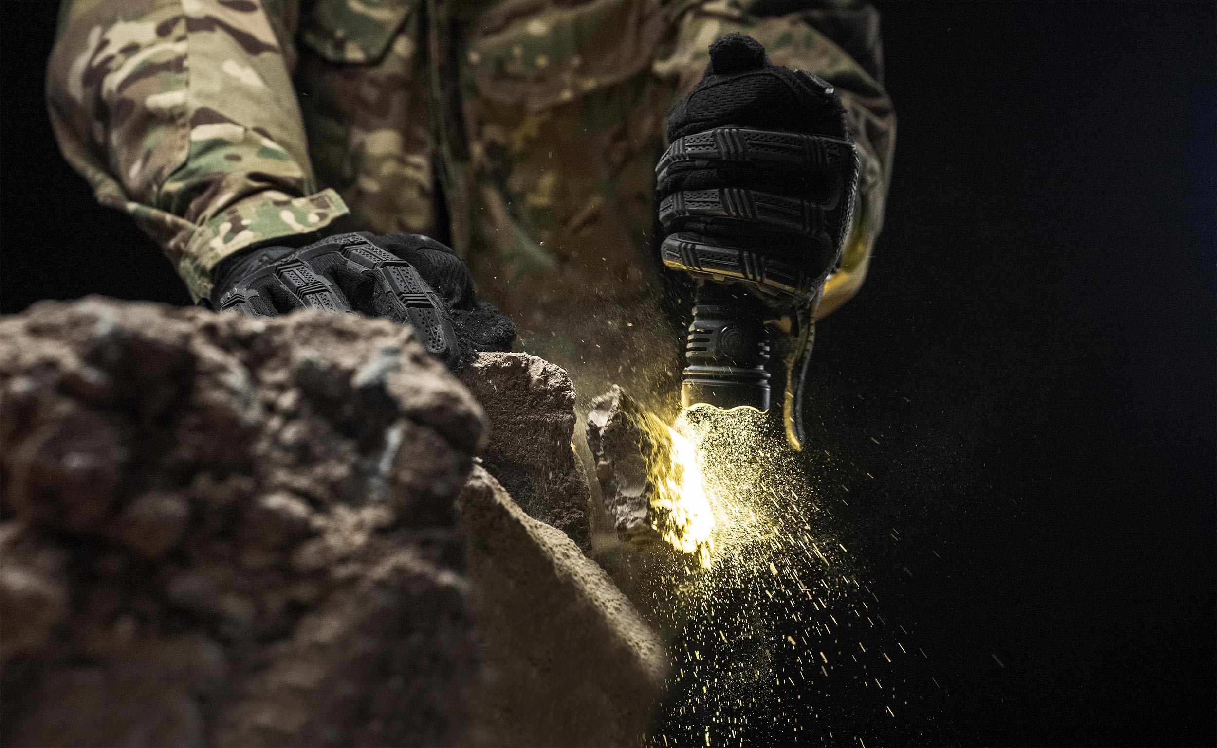 Taktická svítilna Armytek Predator PRO Max White PCB - 3000 lumenů
