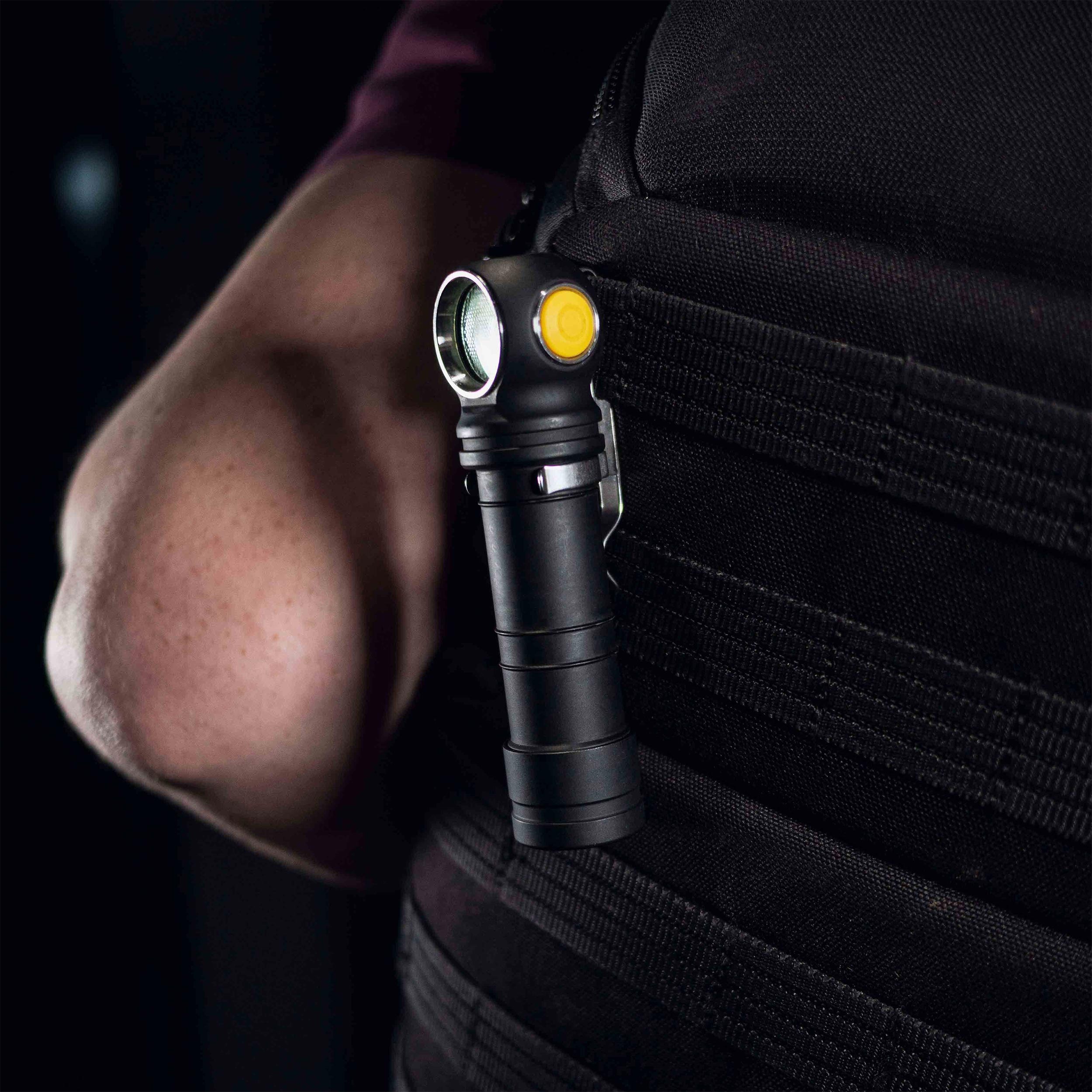 Čelová a úhlová svítilna Armytek Wizard C2 Pro MAX CW PCB - 4000 lumenů