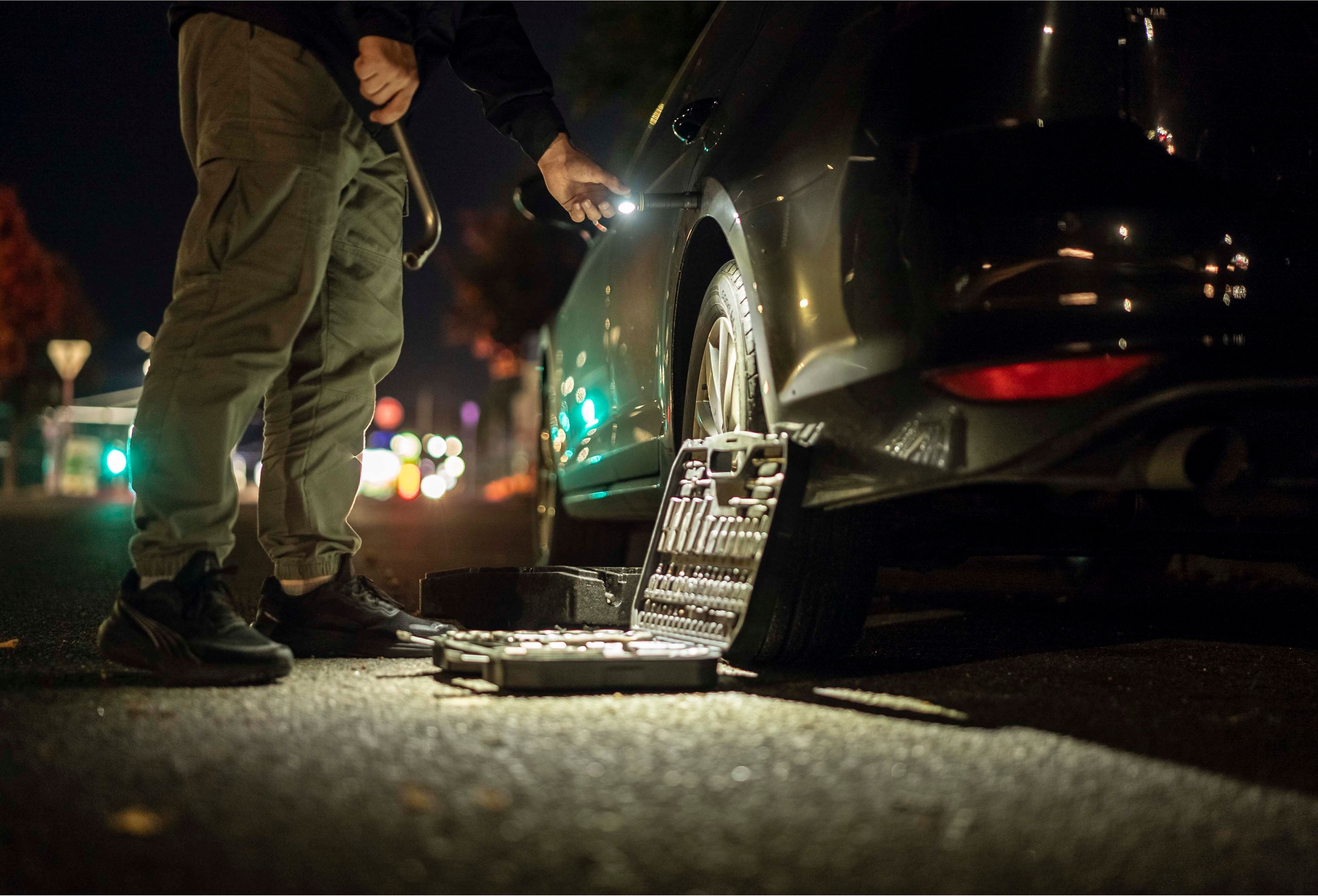 Čelová a úhlová svítilna Armytek Elf C2 Max USB-C White - 4500 lumenů