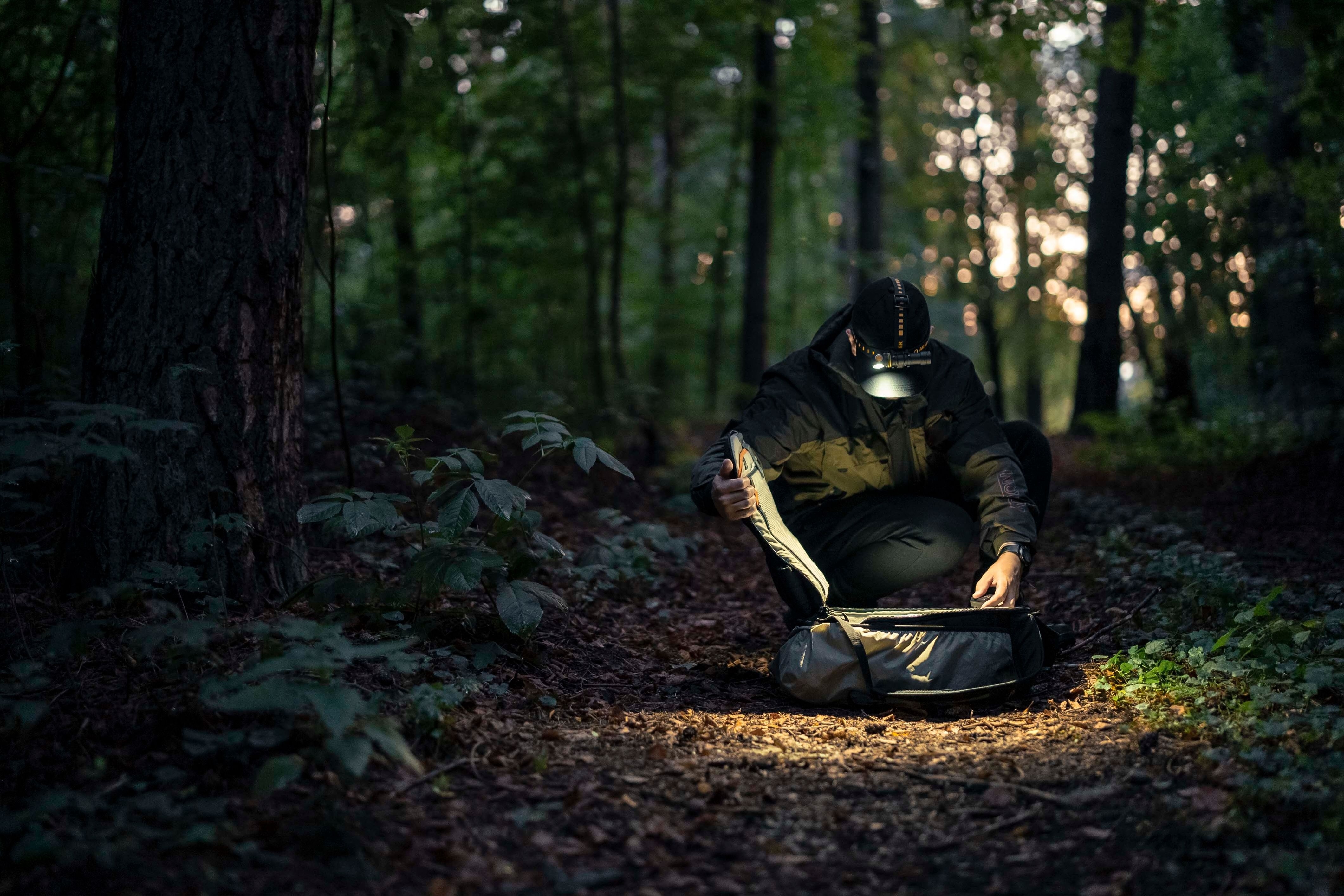 Čelová a úhlová svítilna Armytek Elf C2 Max LR USB-C White - 4500 lumenů