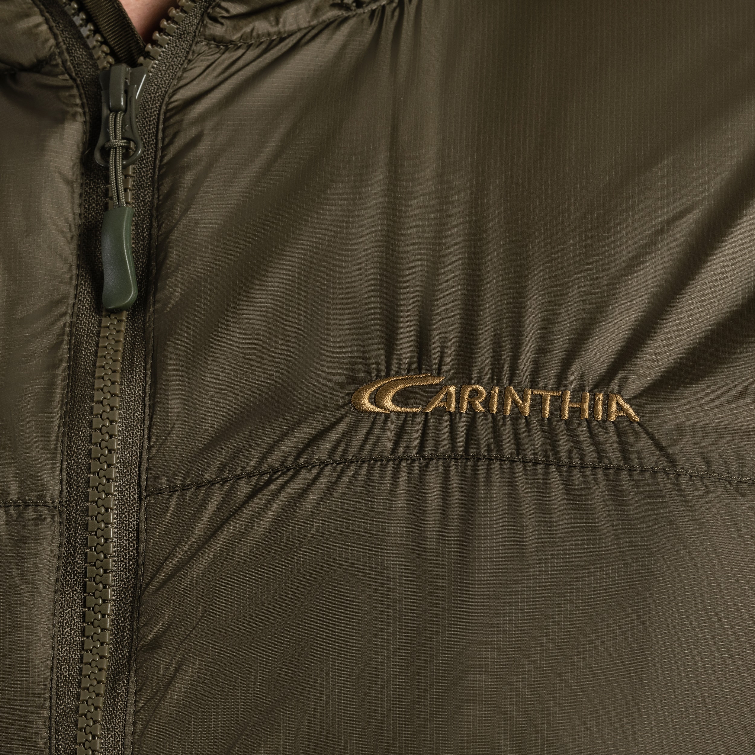 Bunda G-Loft TLG 2.0 Jacket v olivové barvě značky Carinthia.