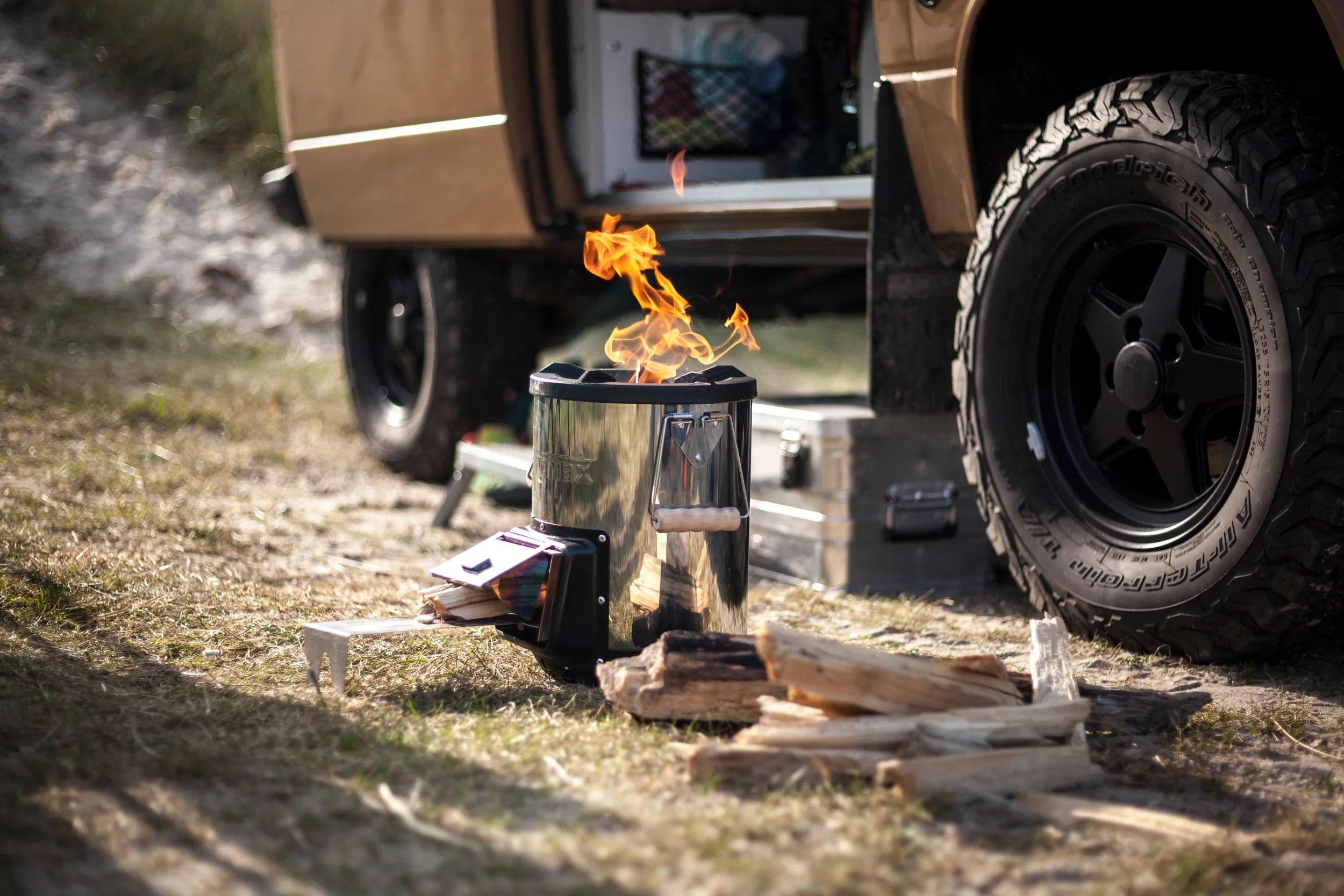 Turistický vařič Petromax Rocket Stove