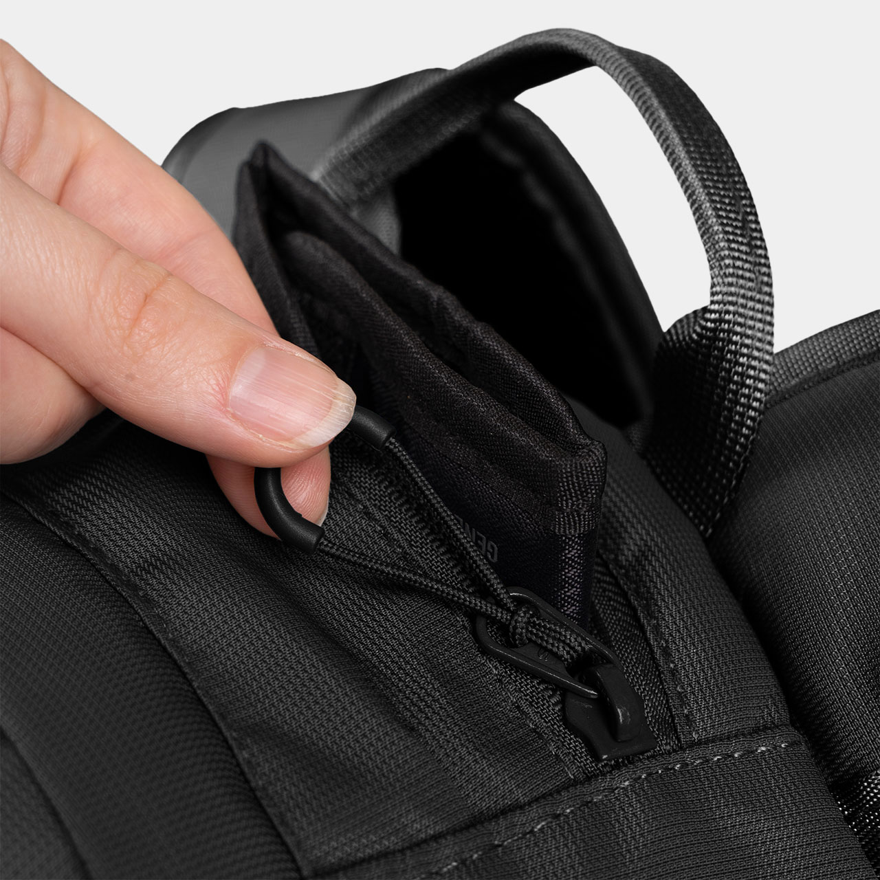Batoh Alpinus Lecco 25 l – černý