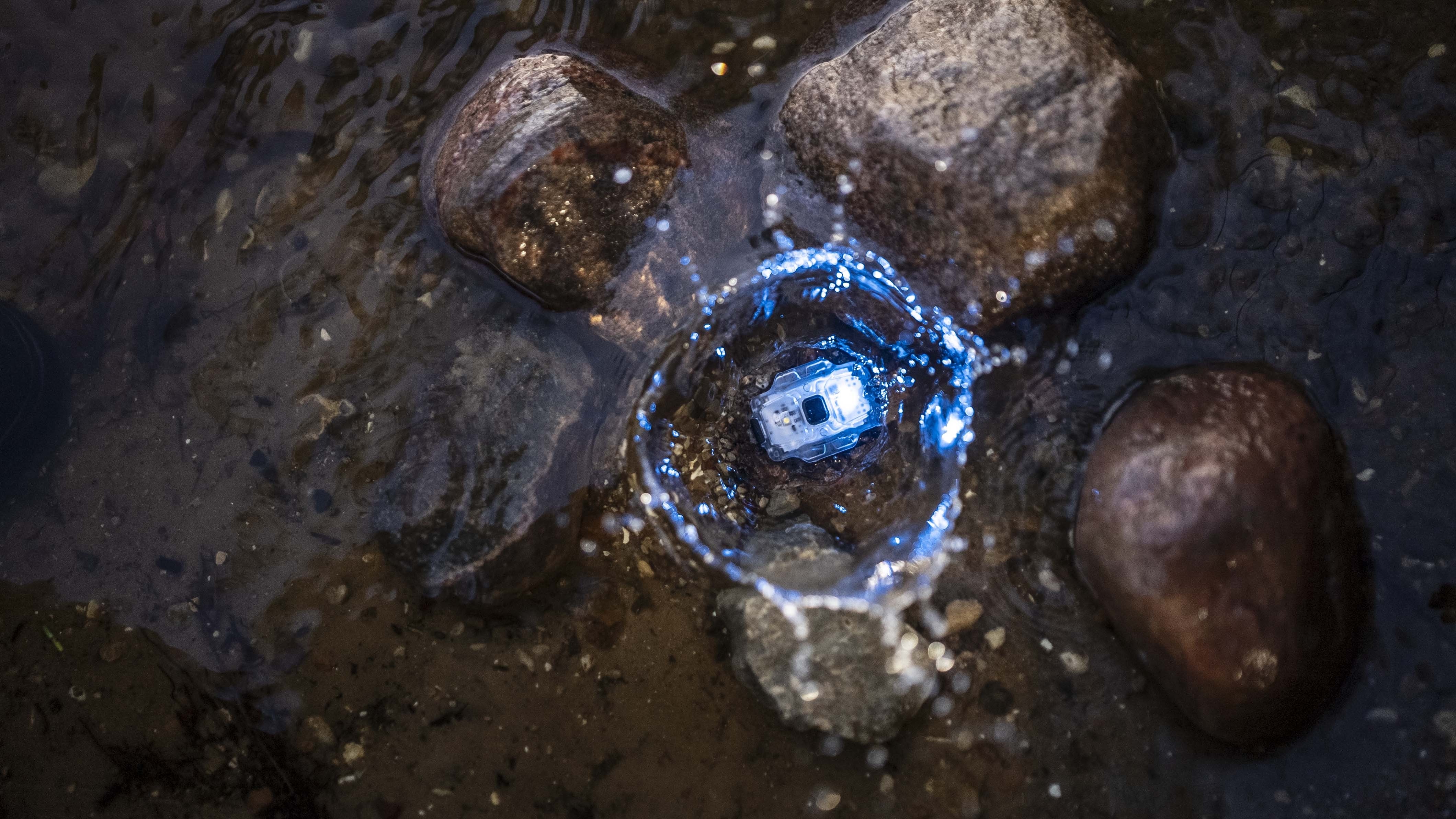 Svítilna Armytek Crystal Pro UV Blue - 200 lumenů
