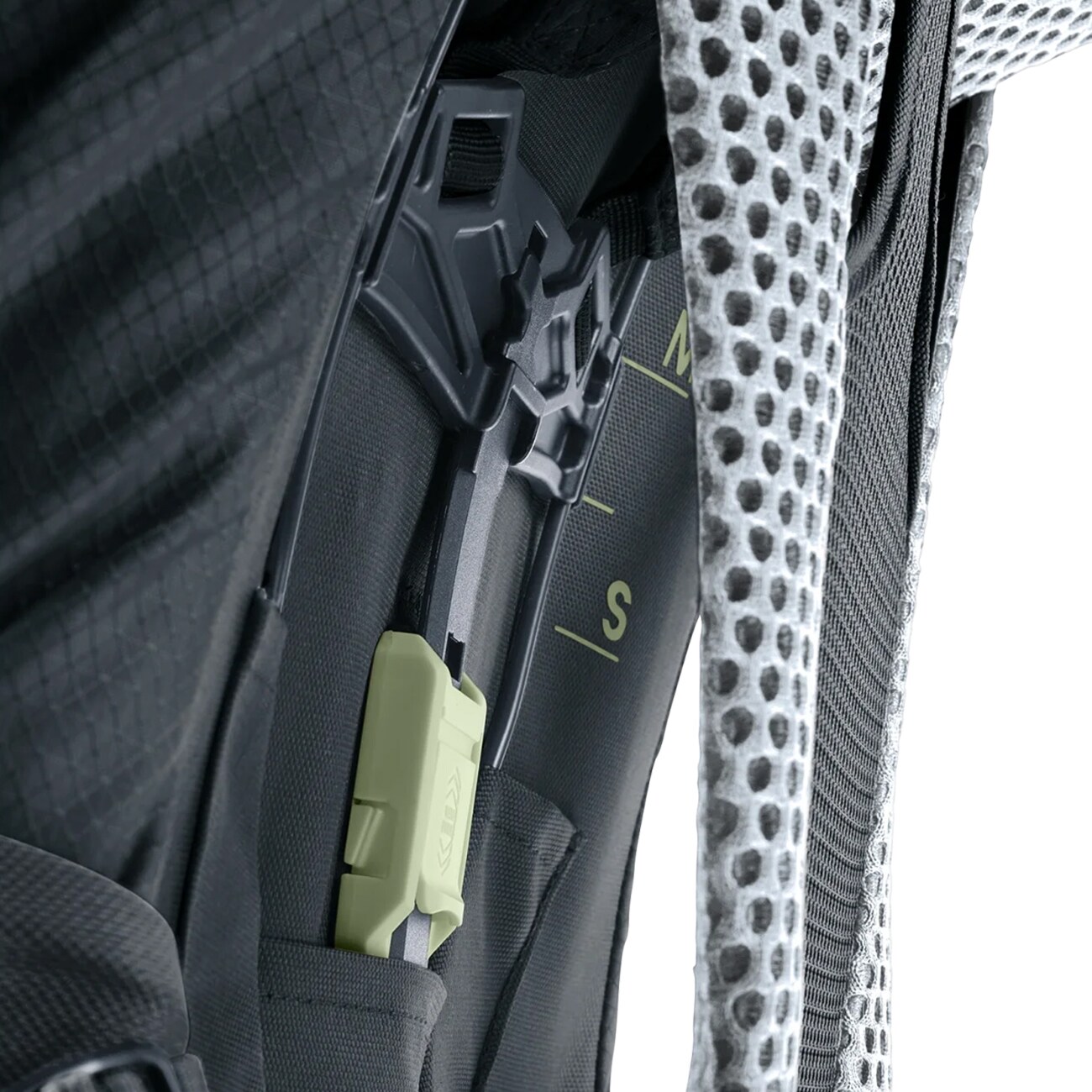 Trekový batoh Deuter Futura Pro 40 l - Black