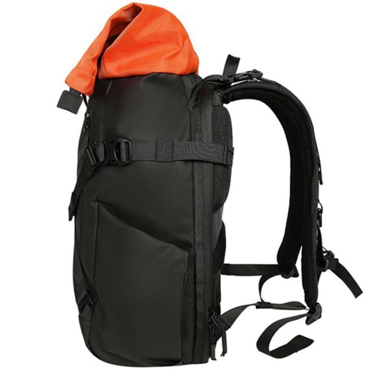 Batoh Quest s USB výstupem 32 l – černý