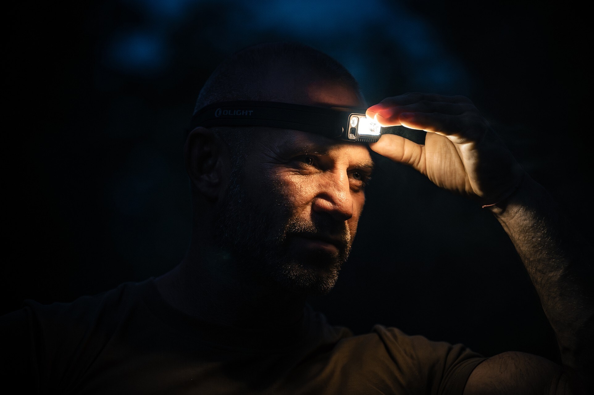 Svítilna čelová Olight Array 2 Pro - 1500 lumenů