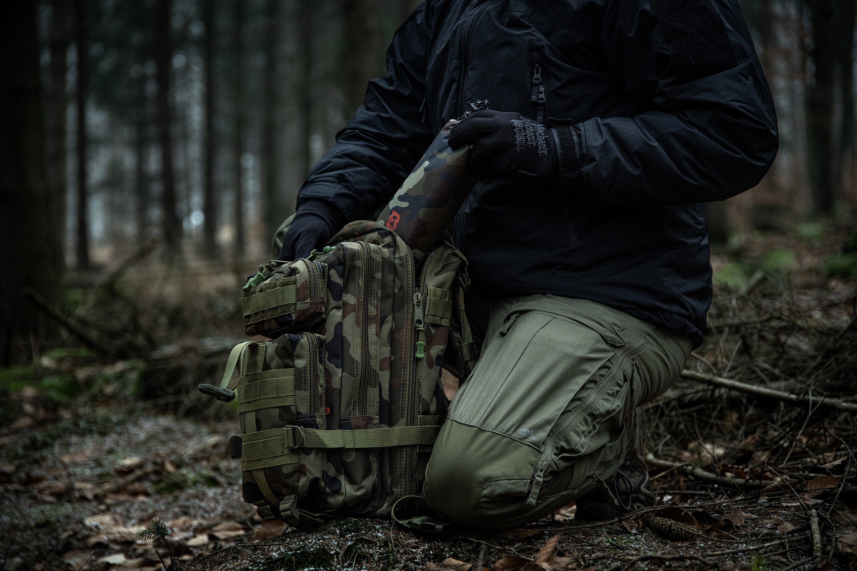 Batoh Badger Outdoor Recon 25 l – wz.93 Pantera PL Woodland